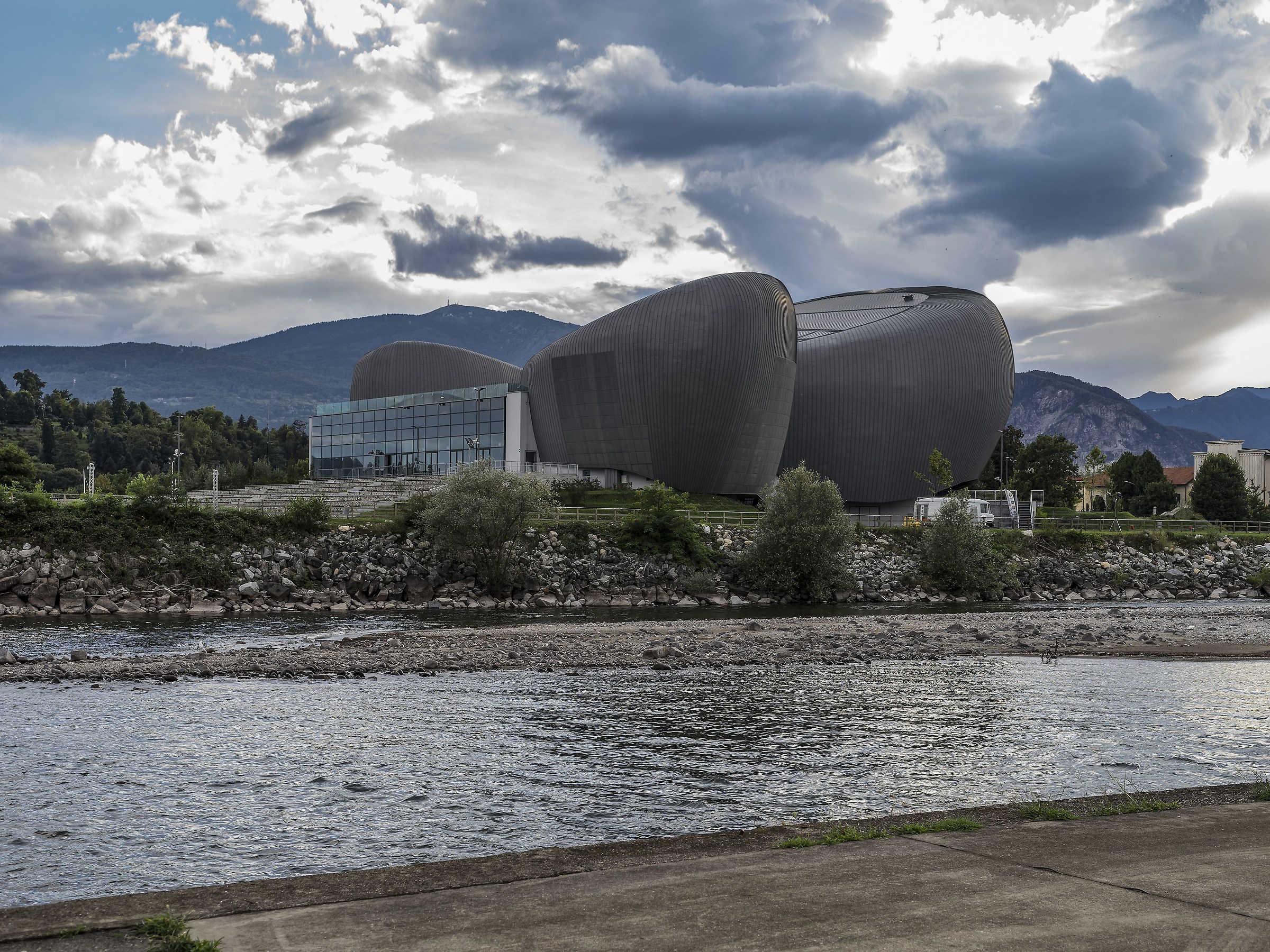 Centro Eventi Multifunzionale di Verbania - Formato 4:3