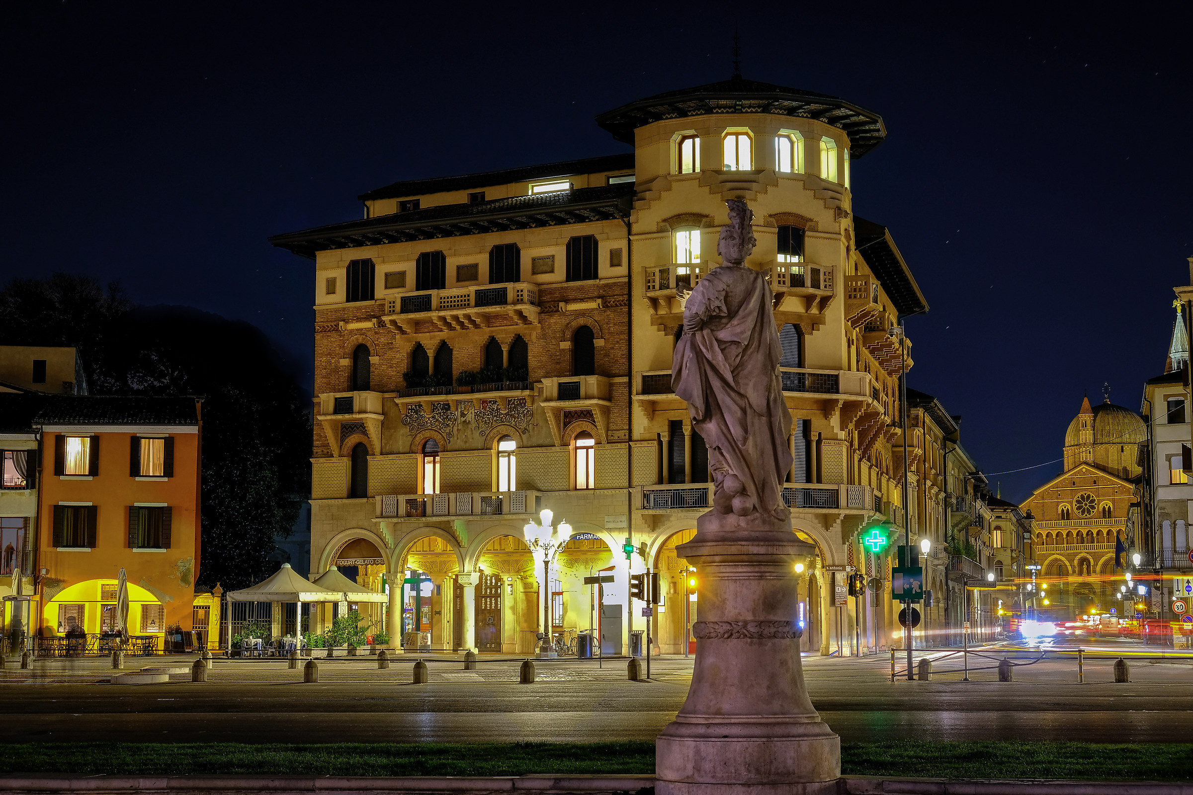 Looking towards Sant'Antonio - Prato della Valle Padova