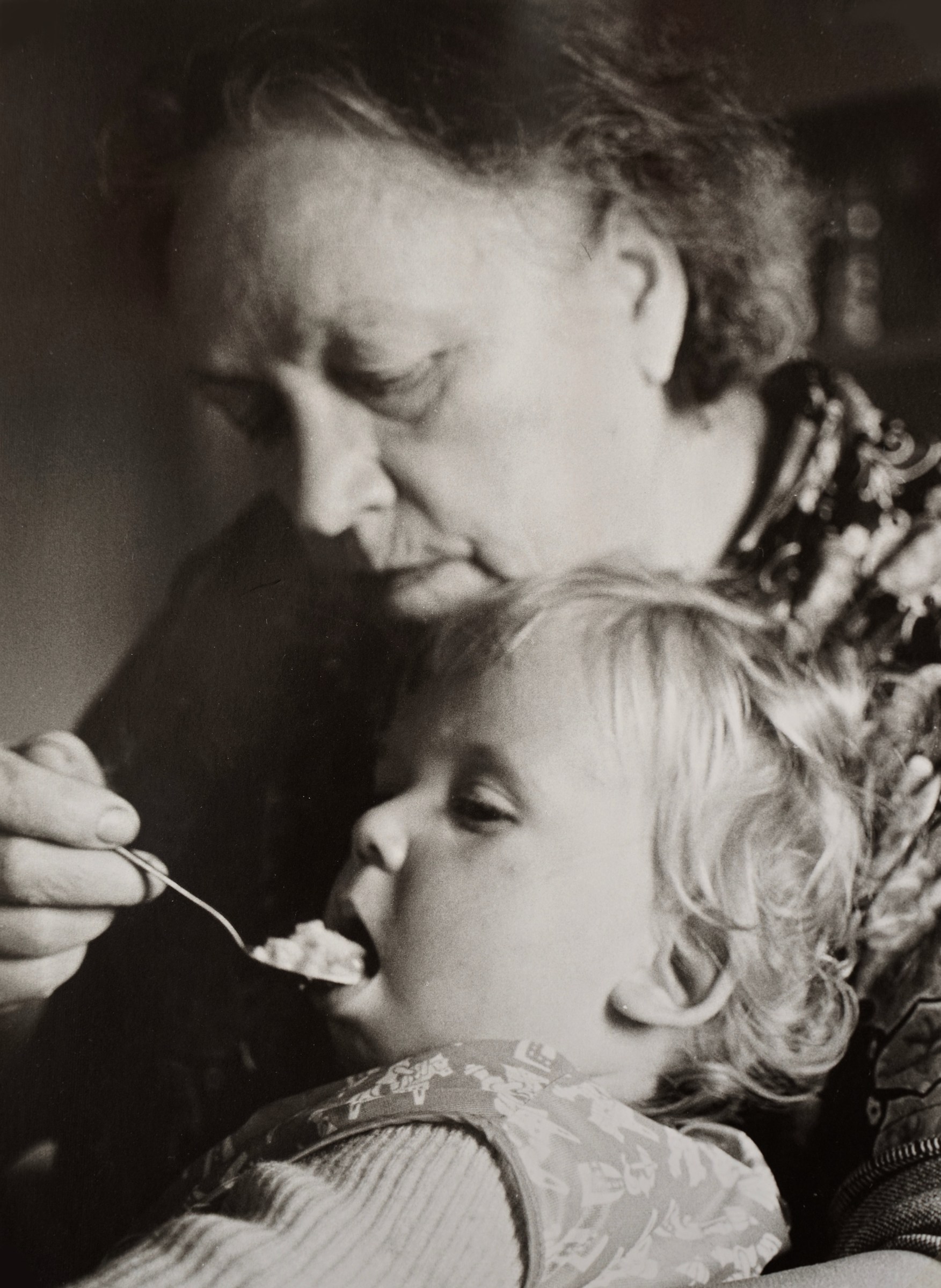 My grandmother's sister gives a snack to her grandchild ...