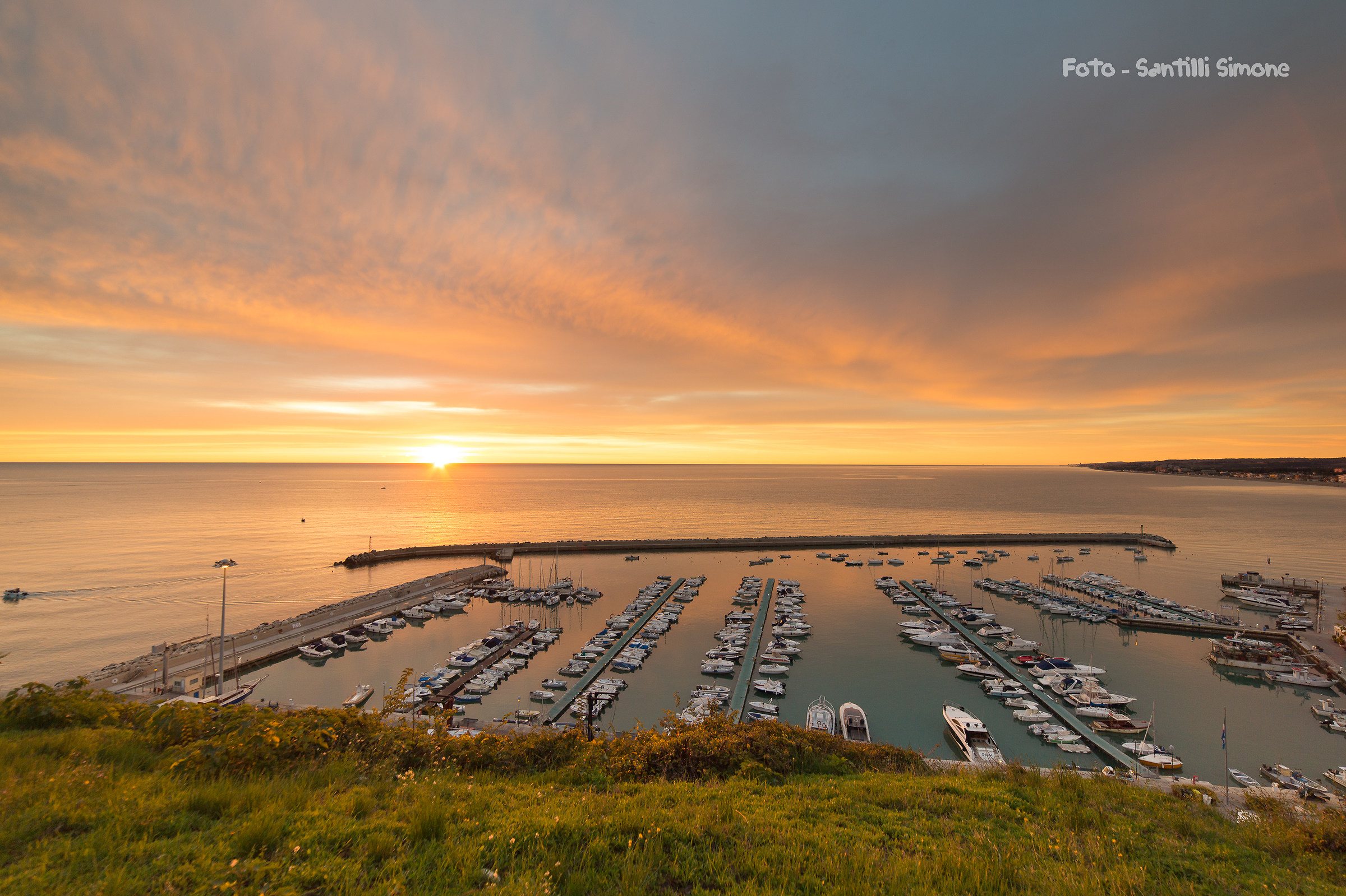 Alba sul porto di Numana 8-10-2017
