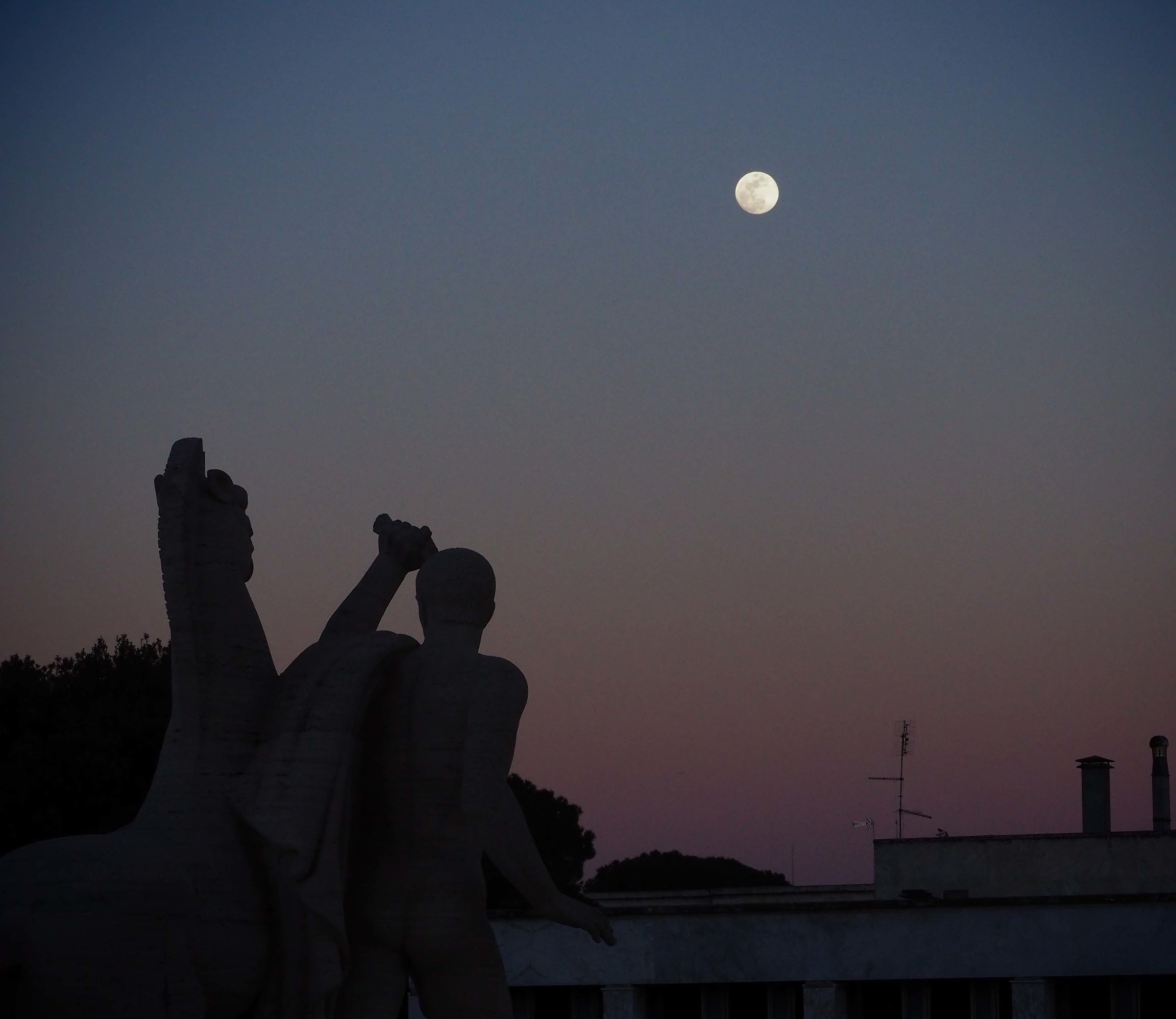 tramonto con luna