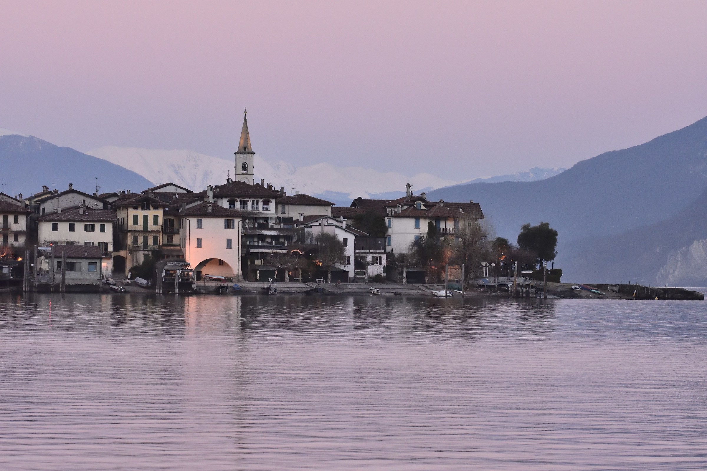 the Isola dei Pescatori at sunset