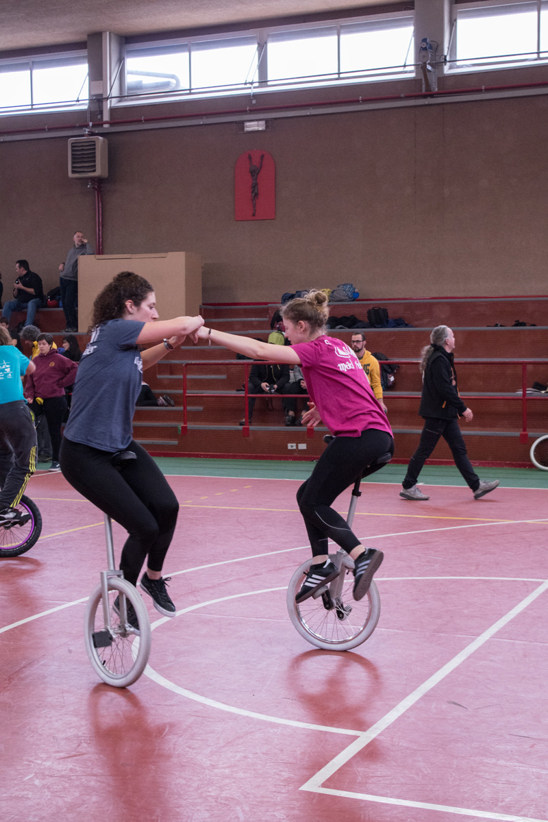 Sostenersi - Freestyle Monociclo