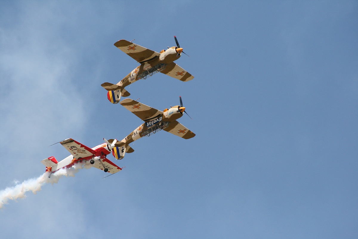 Jurgis Kairys & YAK 52