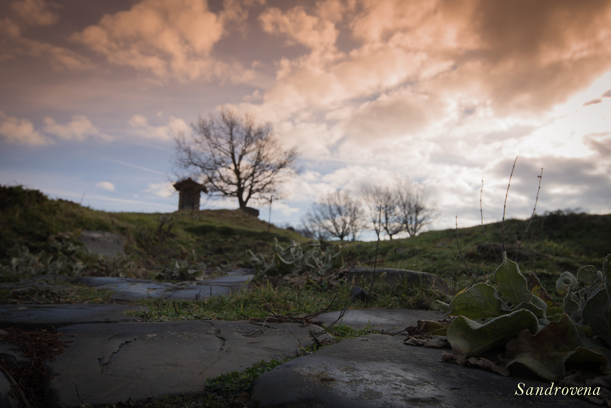An ancient road that rises up there .......
