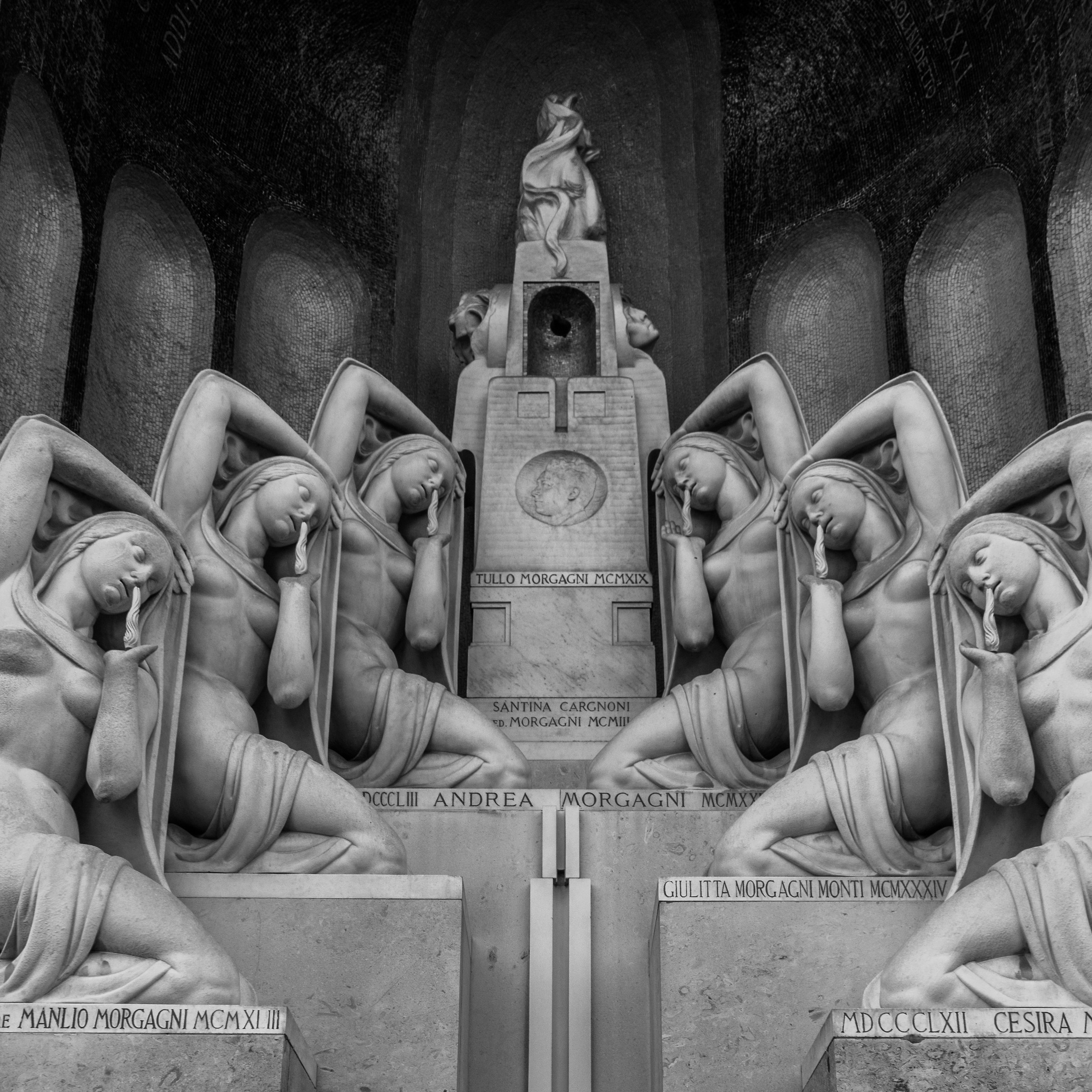 Cimitero Monumentale - Fam.Morgagni di E.Bifoli (1929)