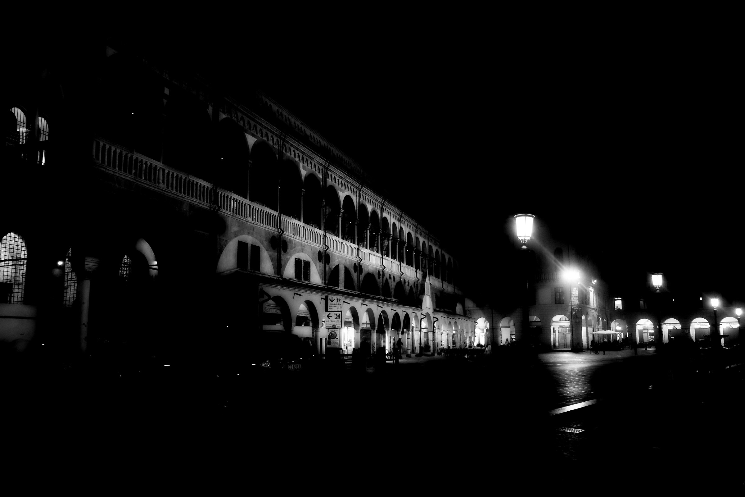 Piazza delle Erbe by night
