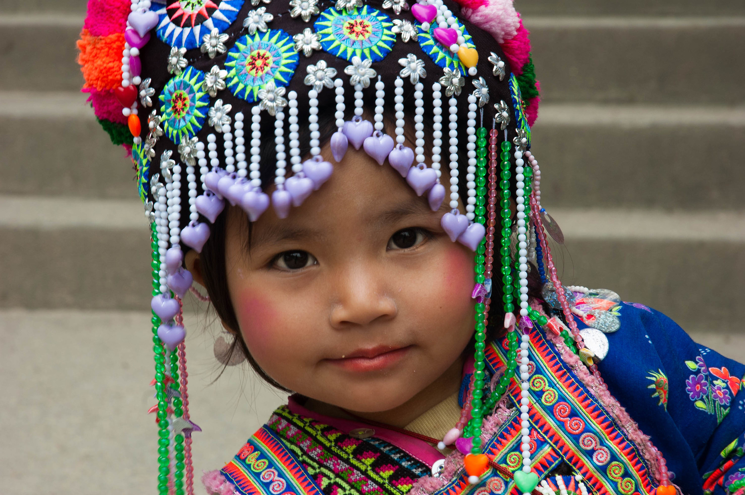 Bimba in costume tipico