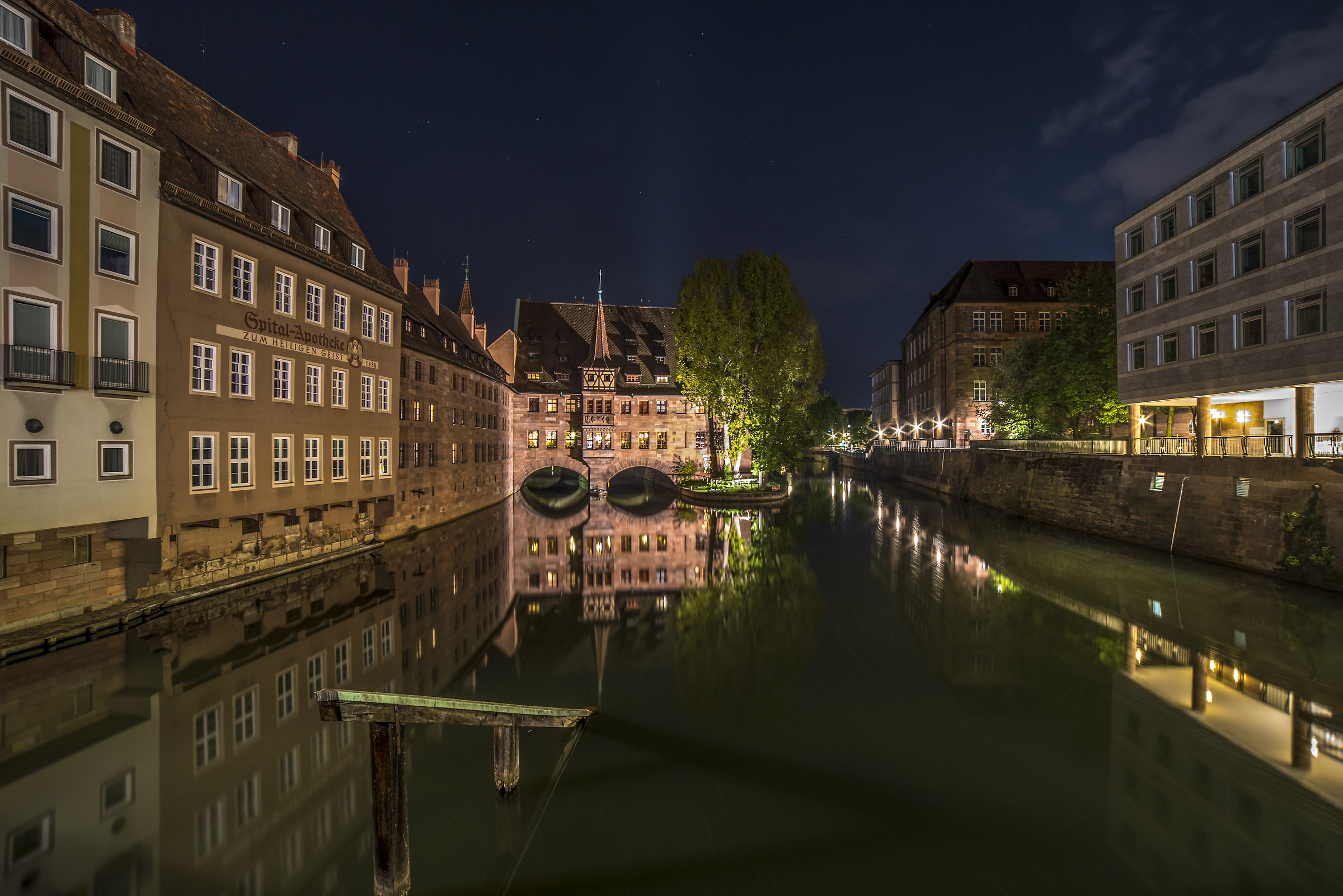 Nuremberg Heilig-Geist-Spital at night