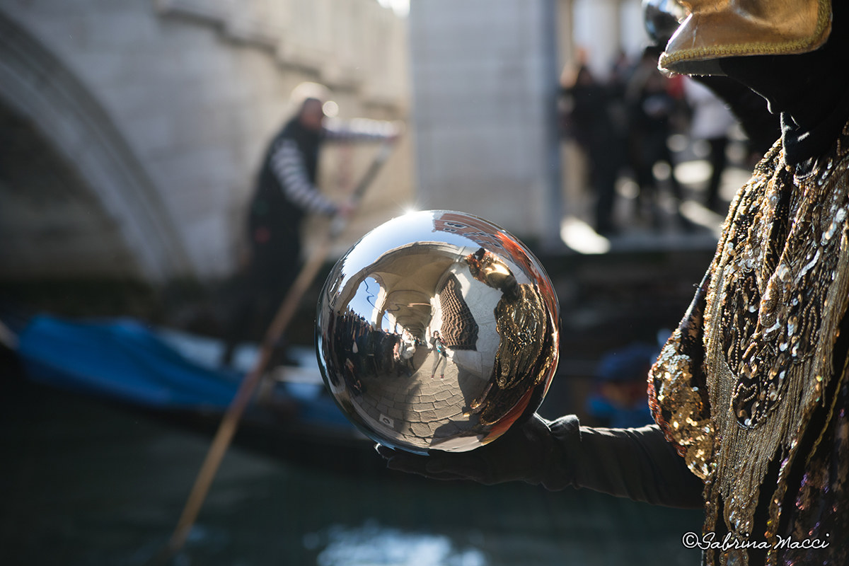 la maschera il gondoliere, la sfera....e io