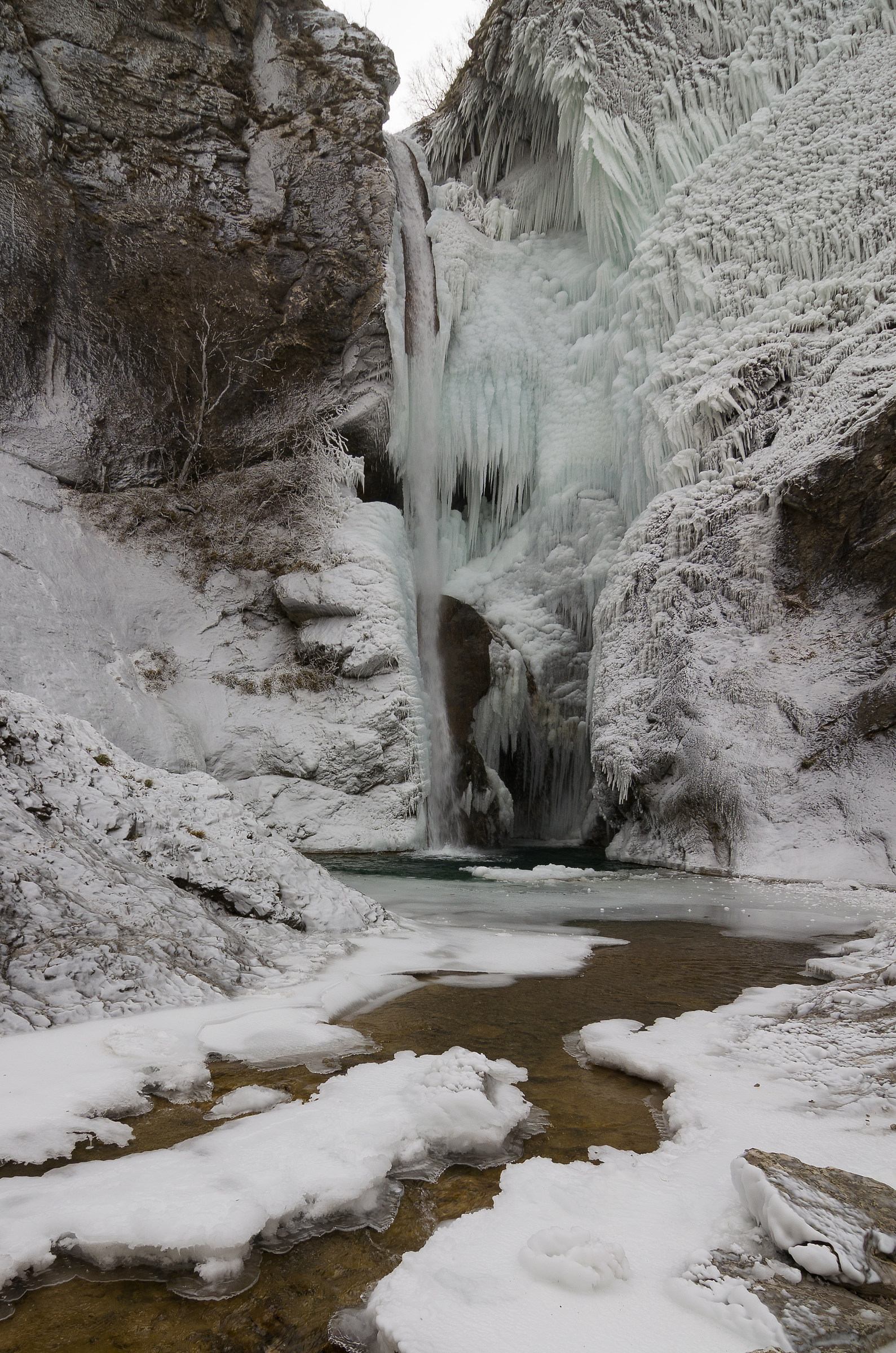 Cascata ghiacciata in Val Rosandra