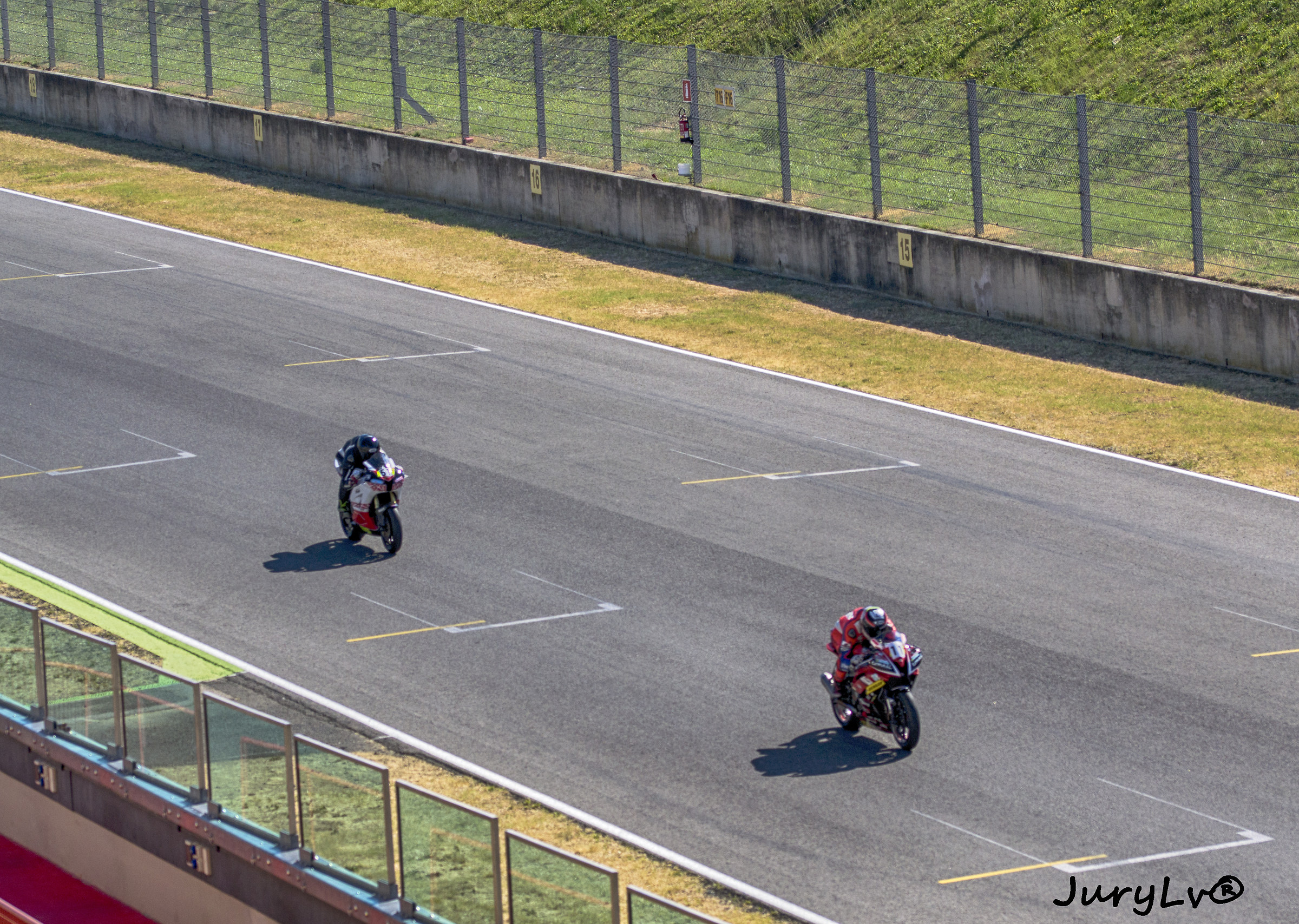 Volatona on the straight