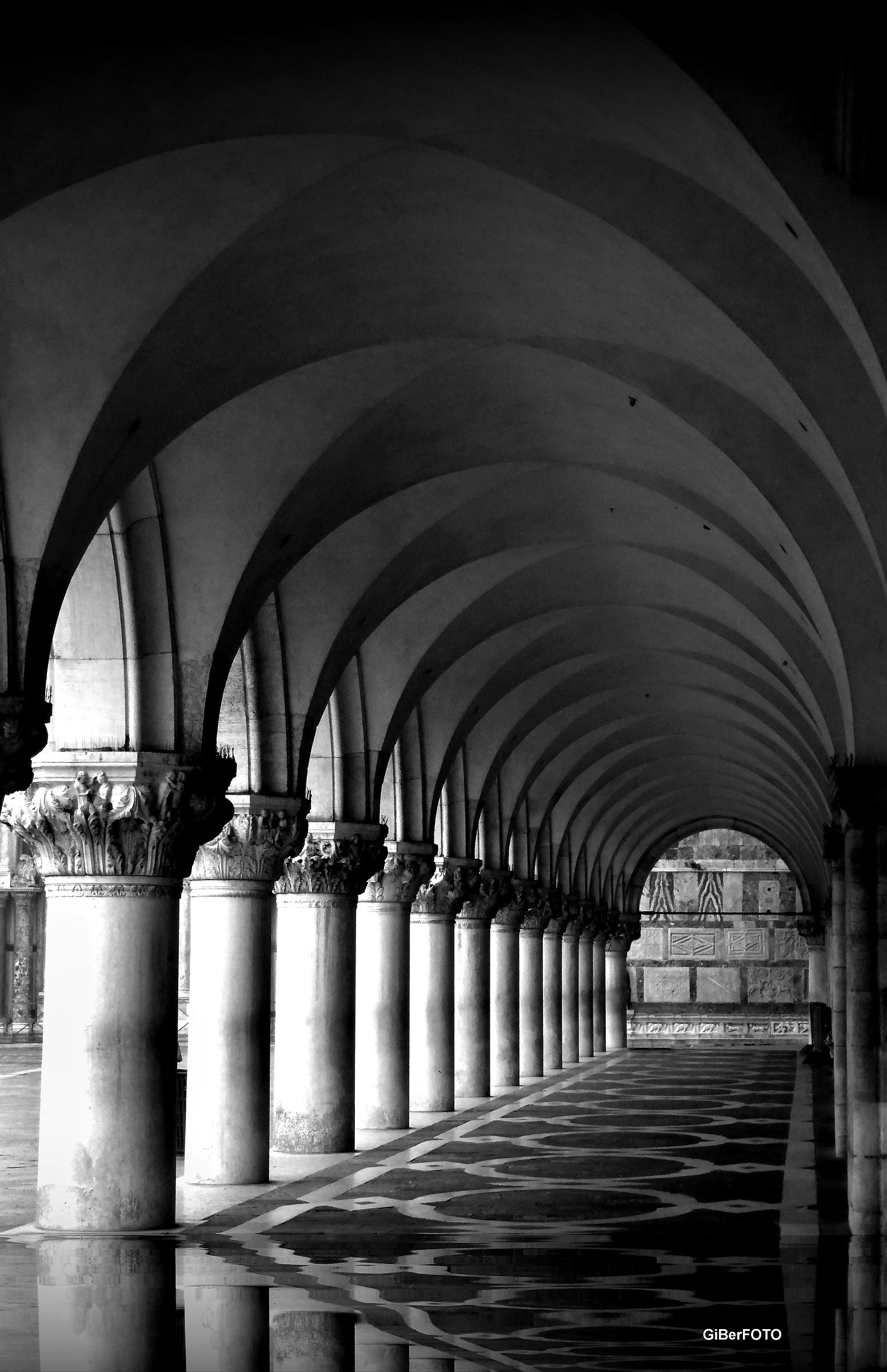 Soto i Archi Ducali!