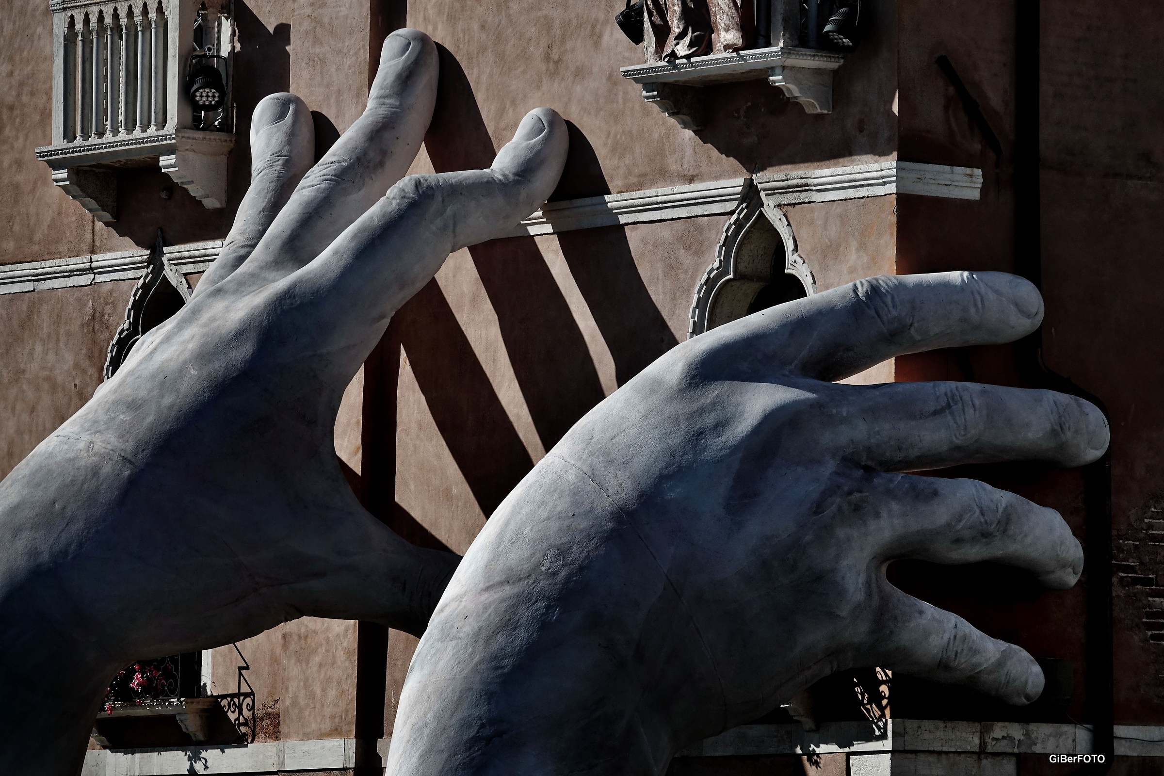 Giù le mani da Venezia!