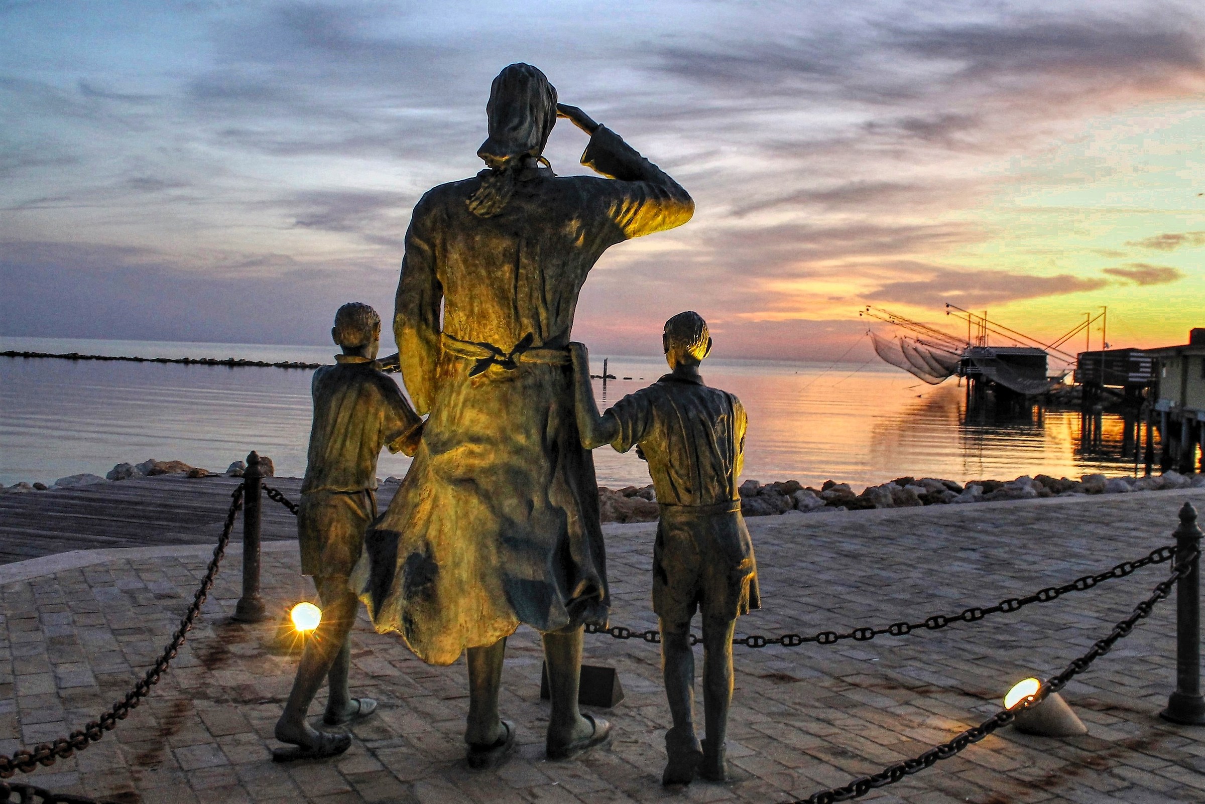 Monumento alle mogli dei pescatori