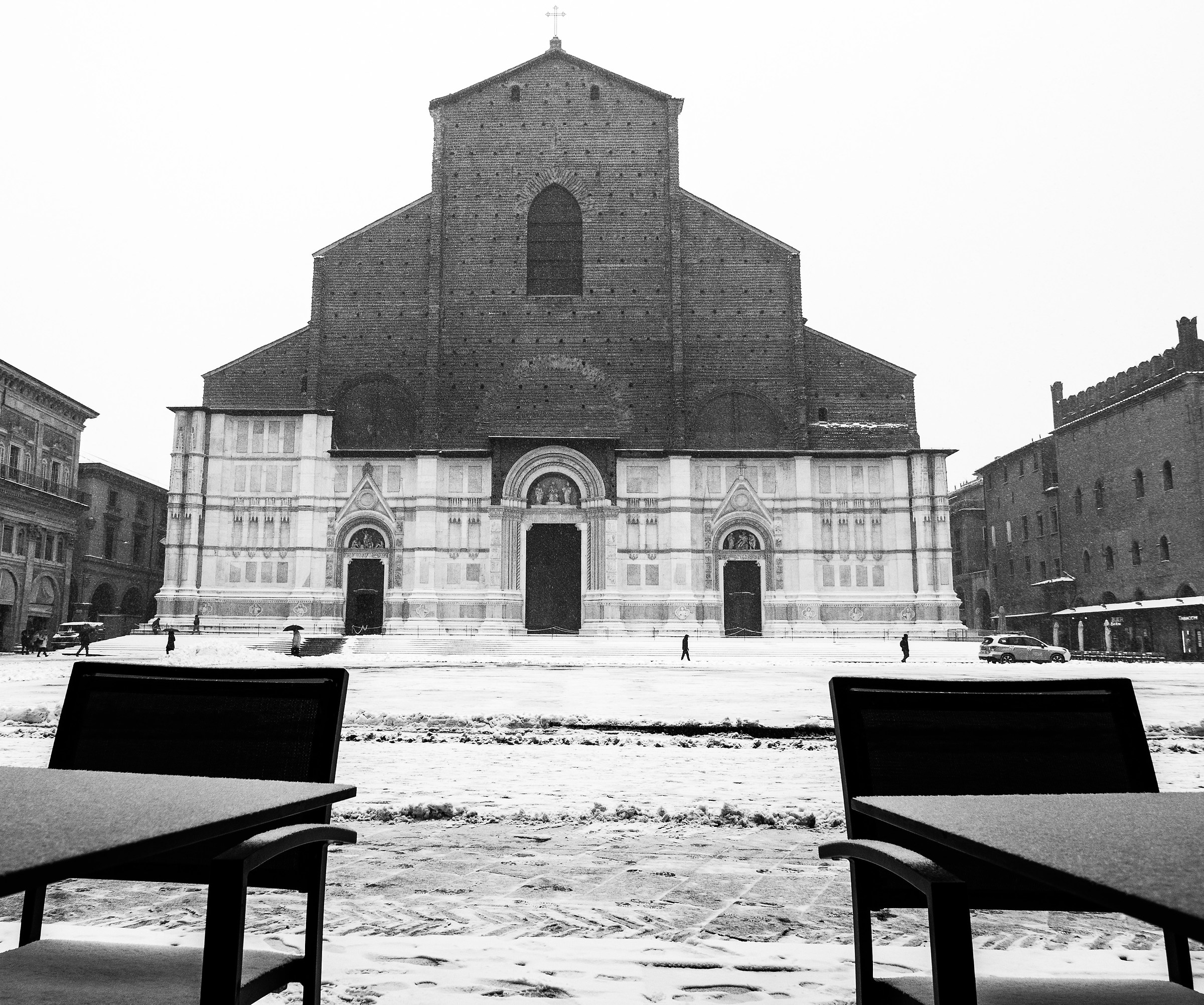 Un caffè sulla neve a Bologna