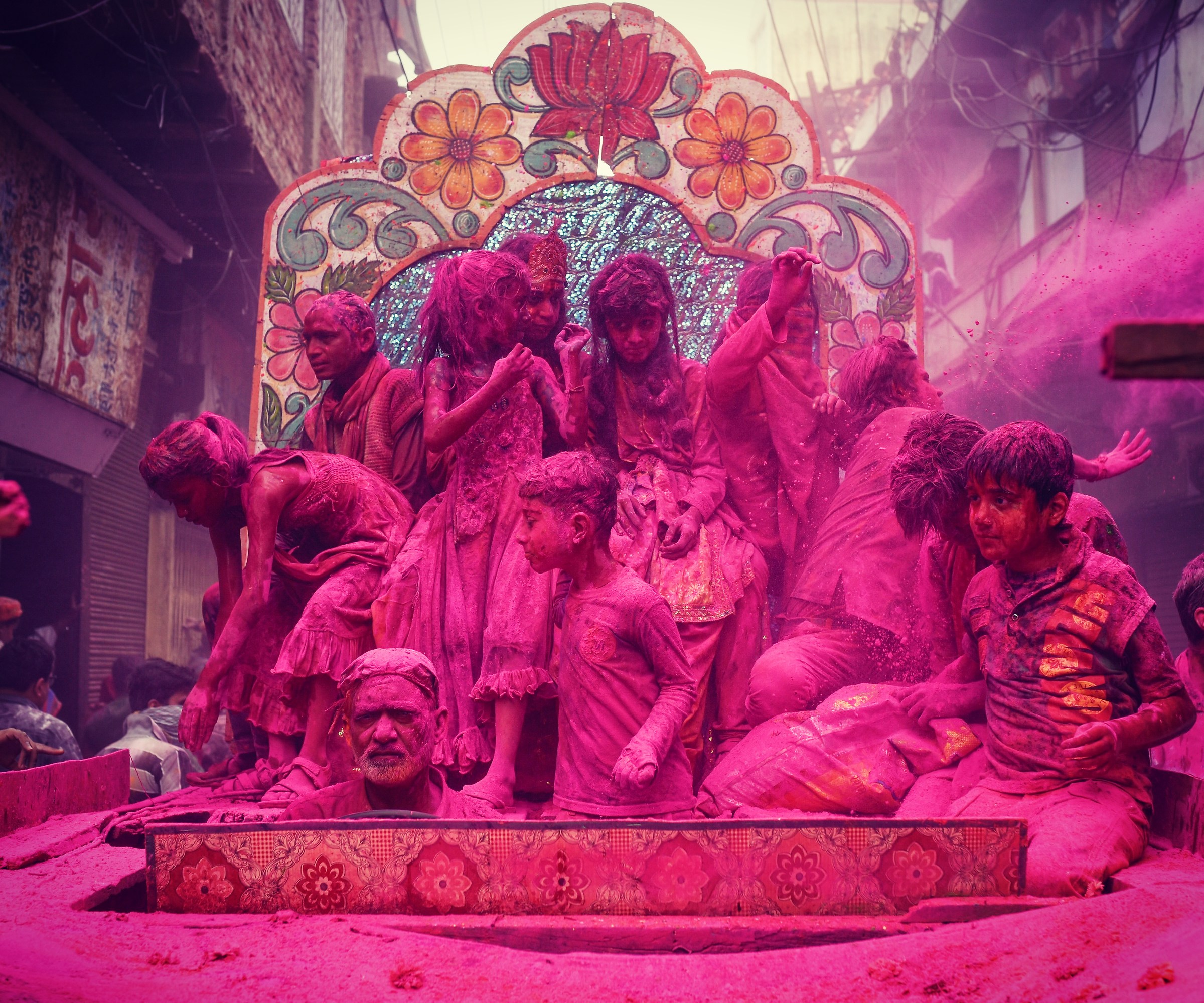 Rath yatra mathura holi
