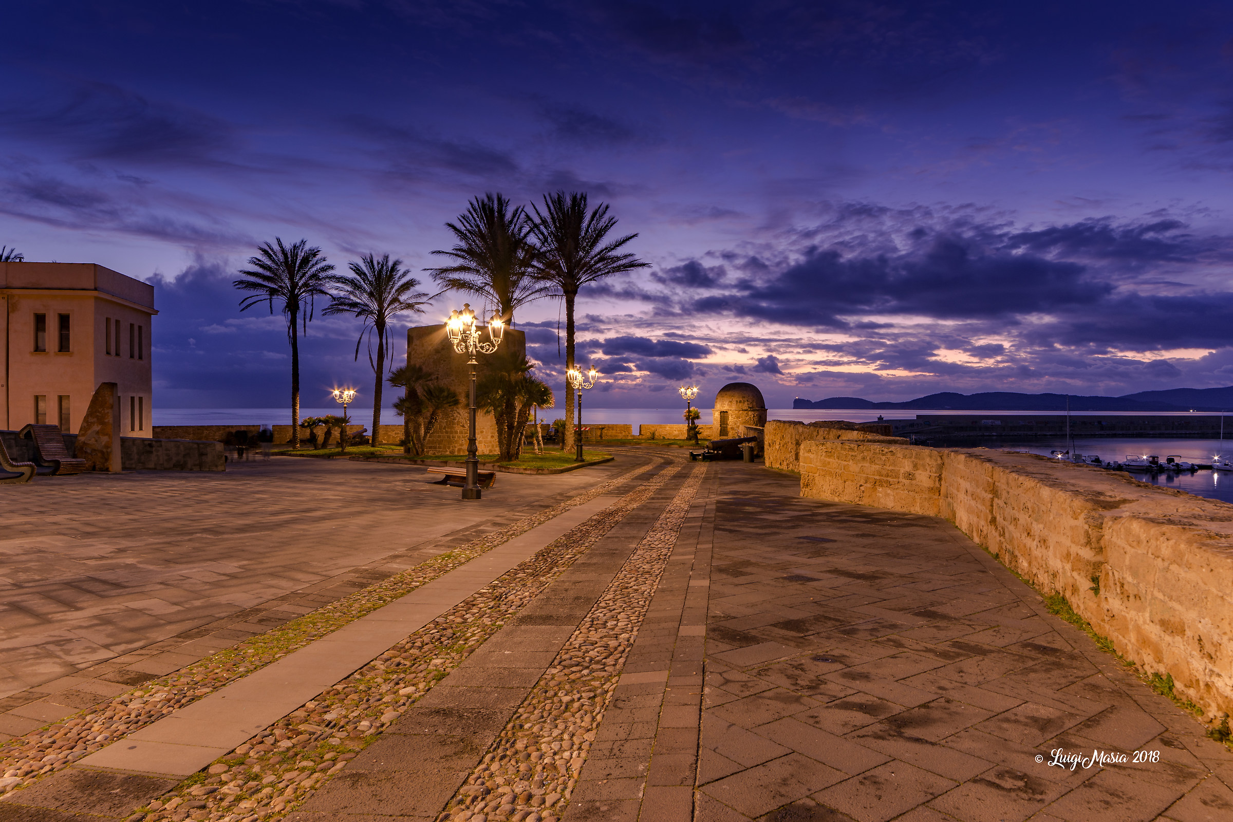 Ora blu alla muraglia, vagabondando nella mia città