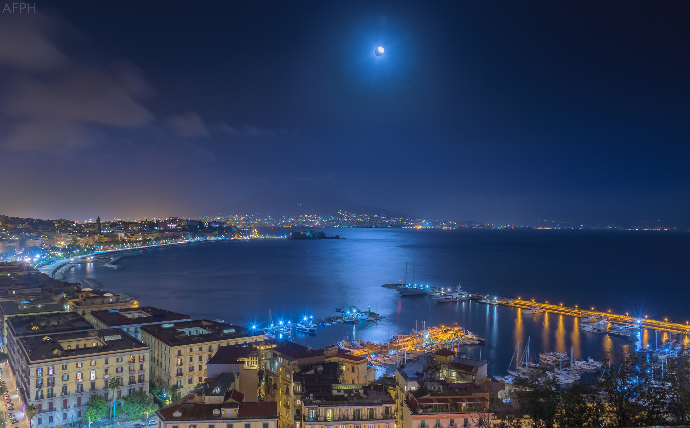 The moon kisses the beautiful