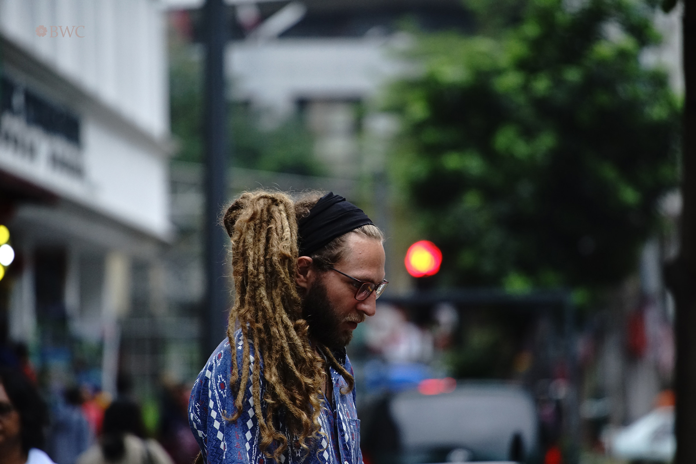 Viaggiatore solitario strano