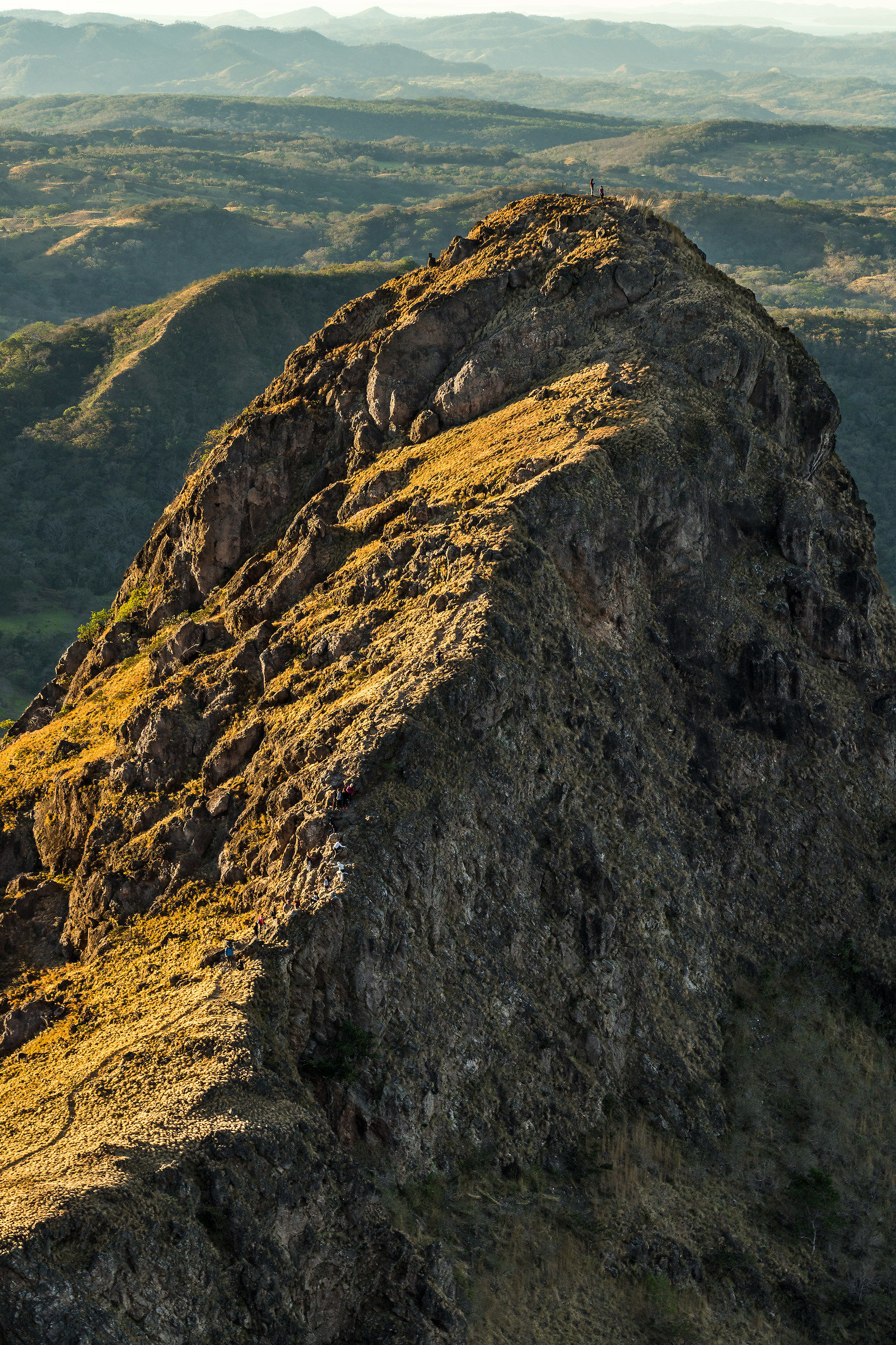 Quante persone vedi nella foto ??