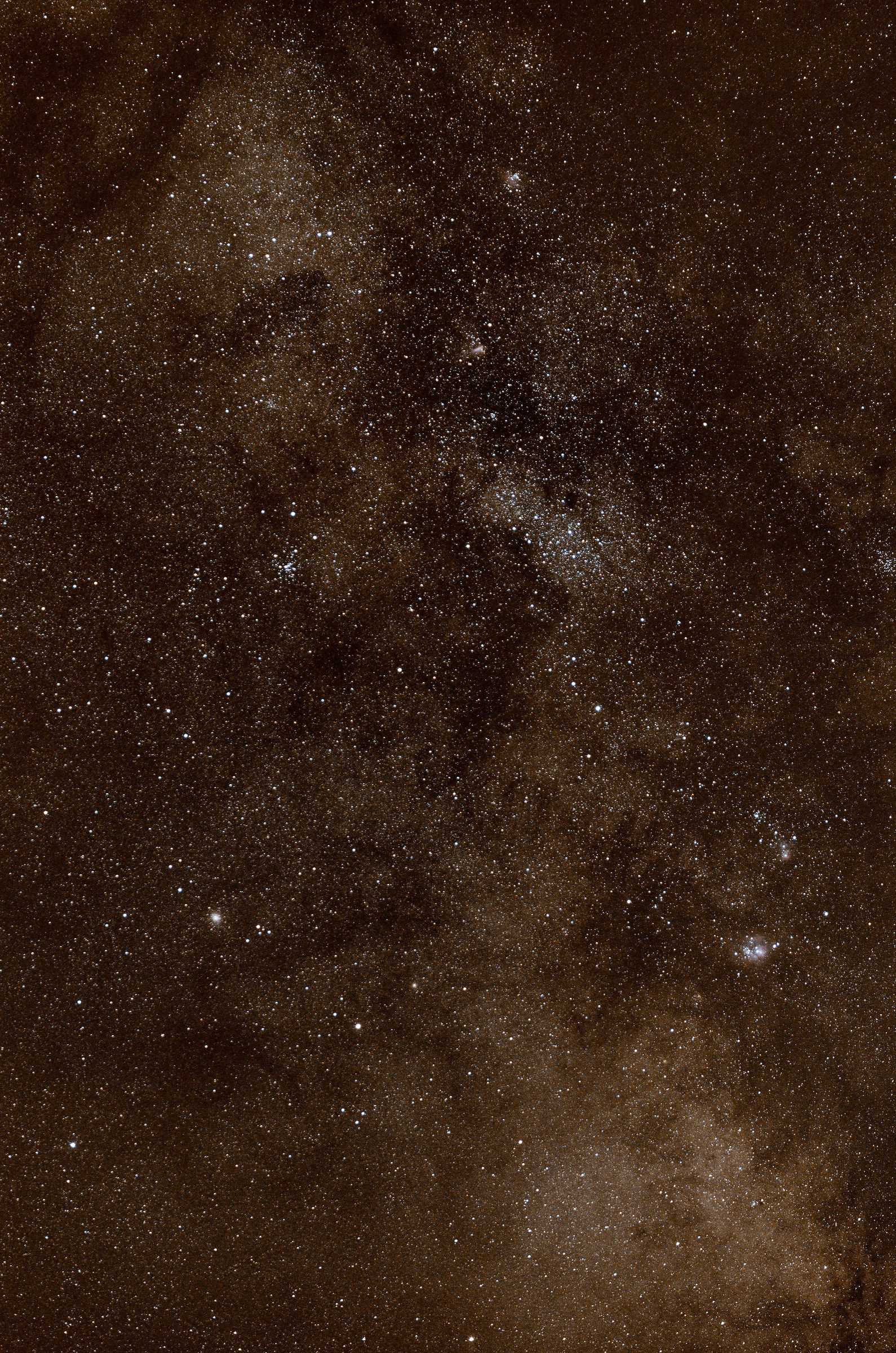 Nel Sagittario, al centro la nube stellare M 24