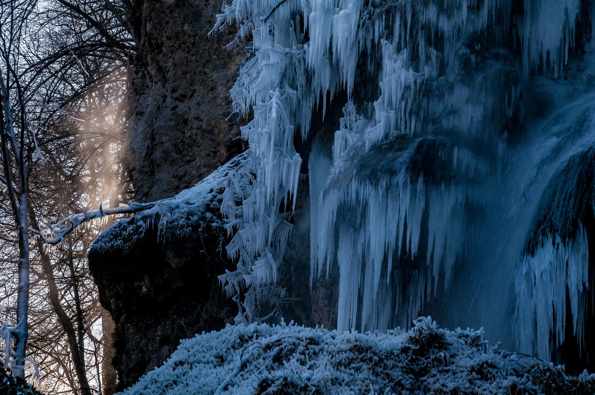 nikon d300s 90mm f14  1/30s iso 200