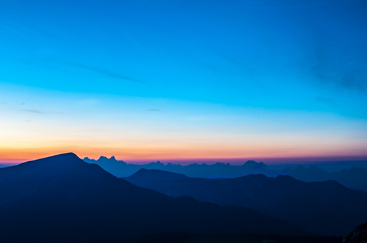 Sunrise from the White Horn (2317m)