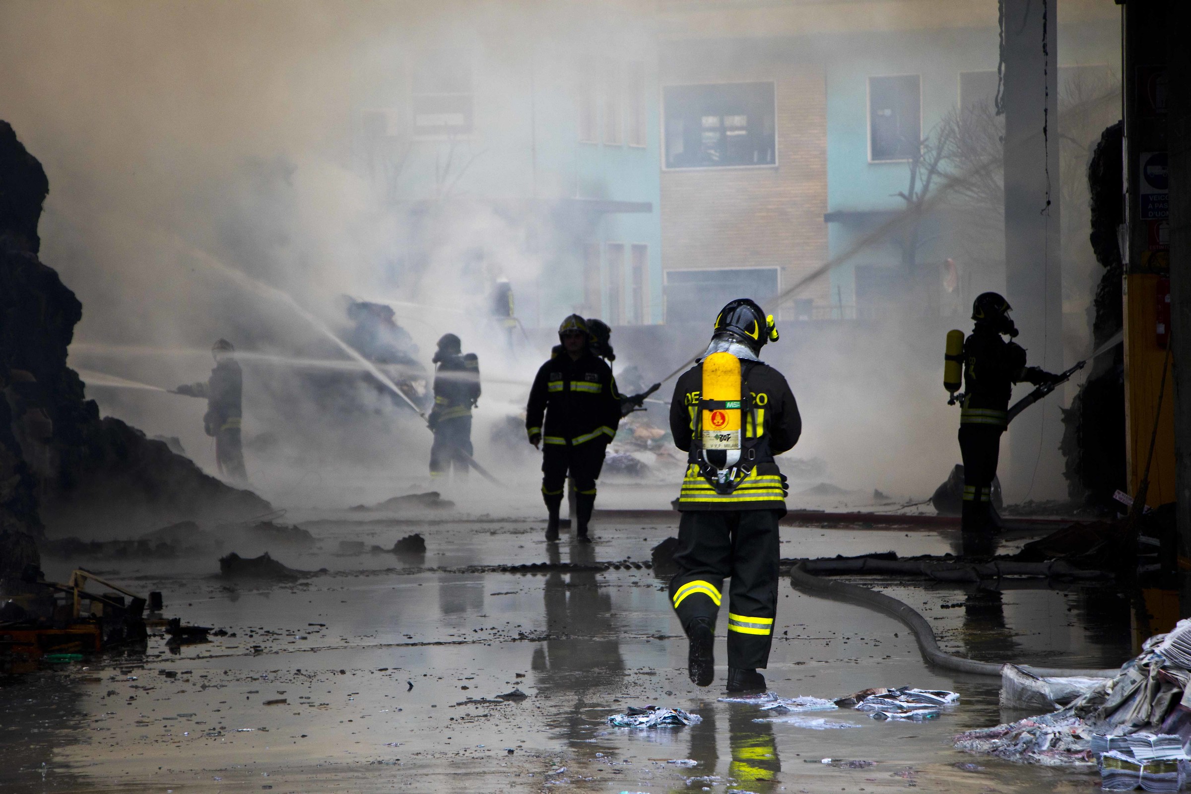 Vigili del fuoco al lavoro