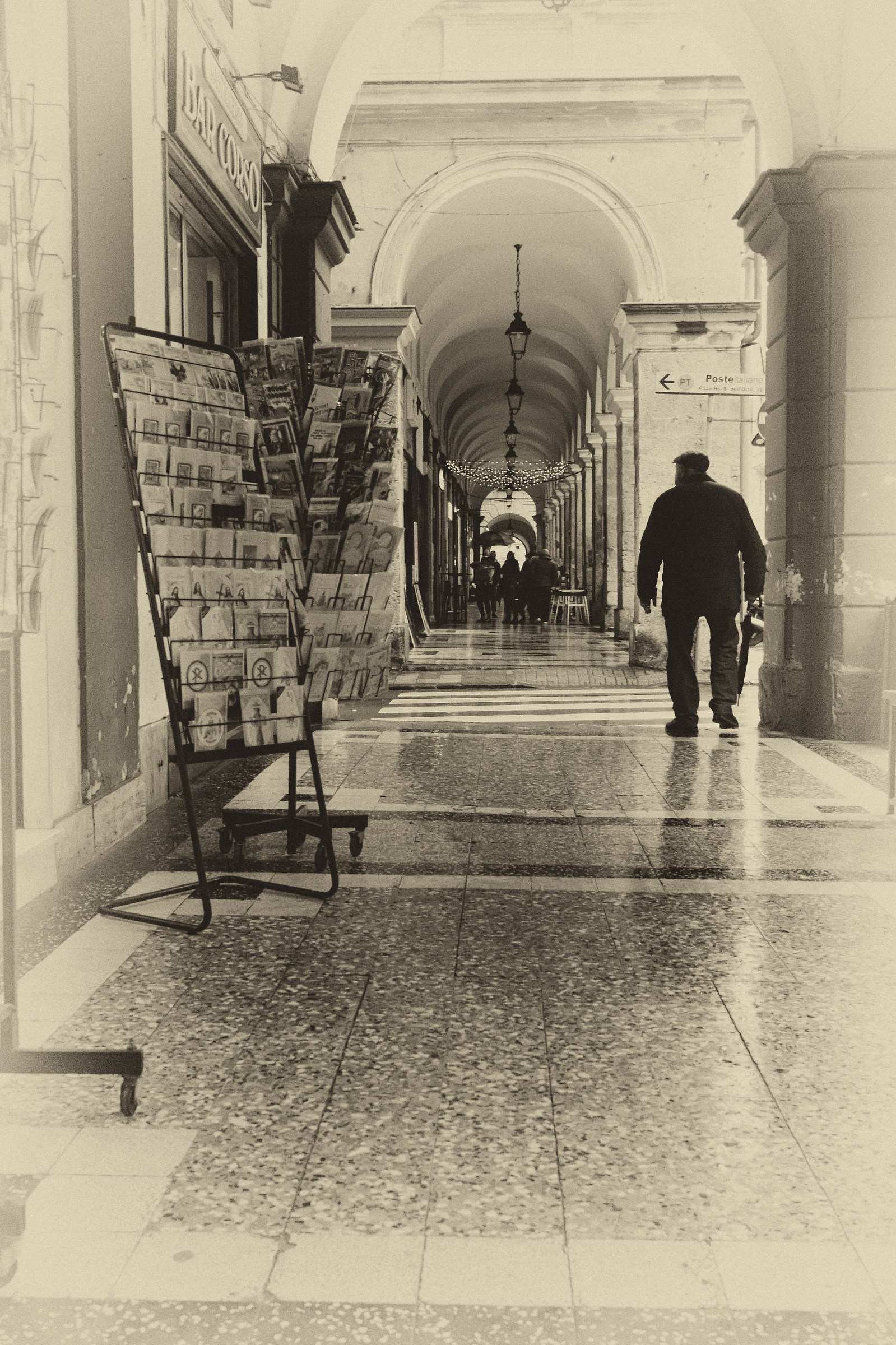 Walking in the arcades ...