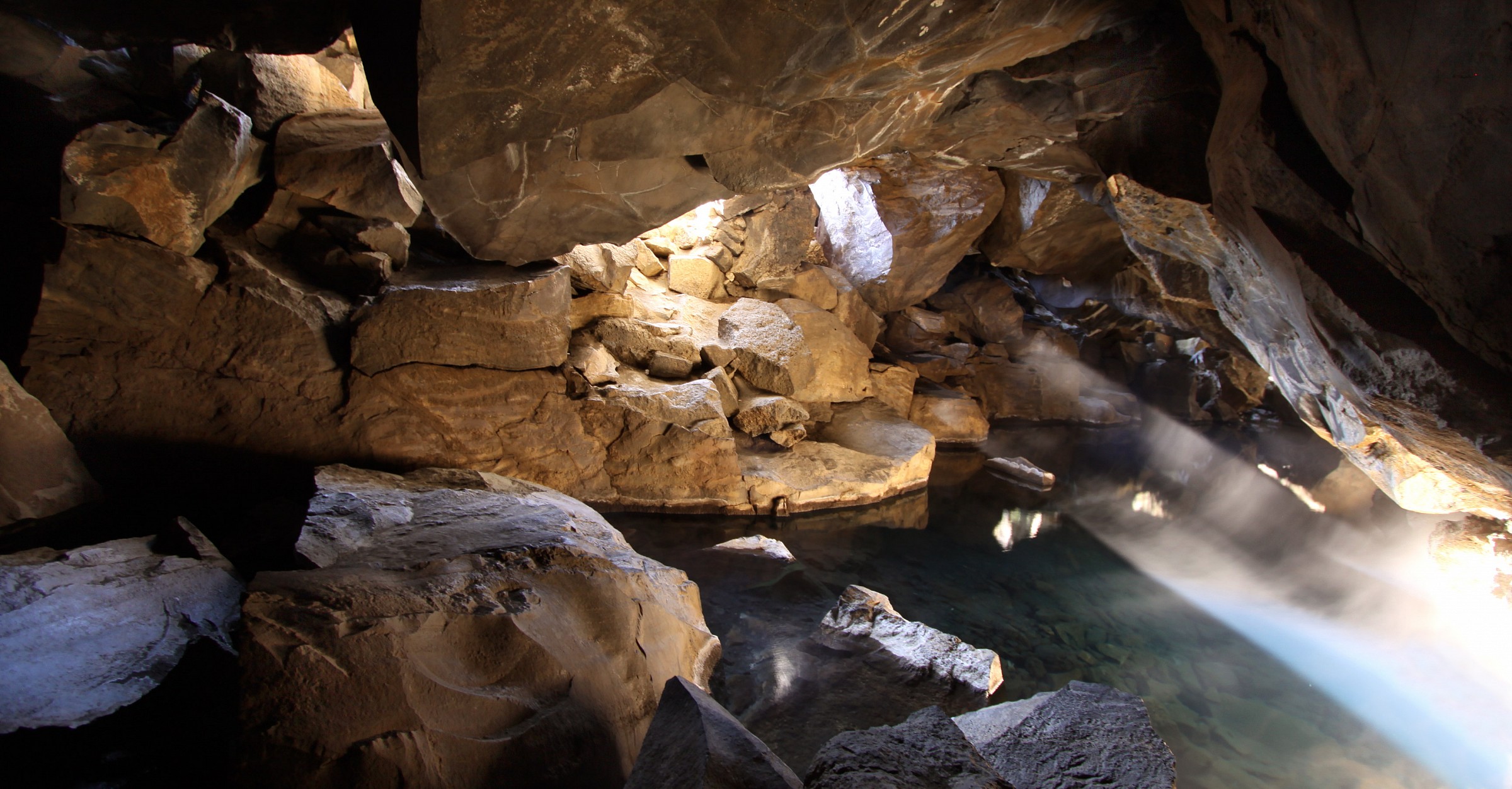 50 C ° a Grotagjà, Islanda