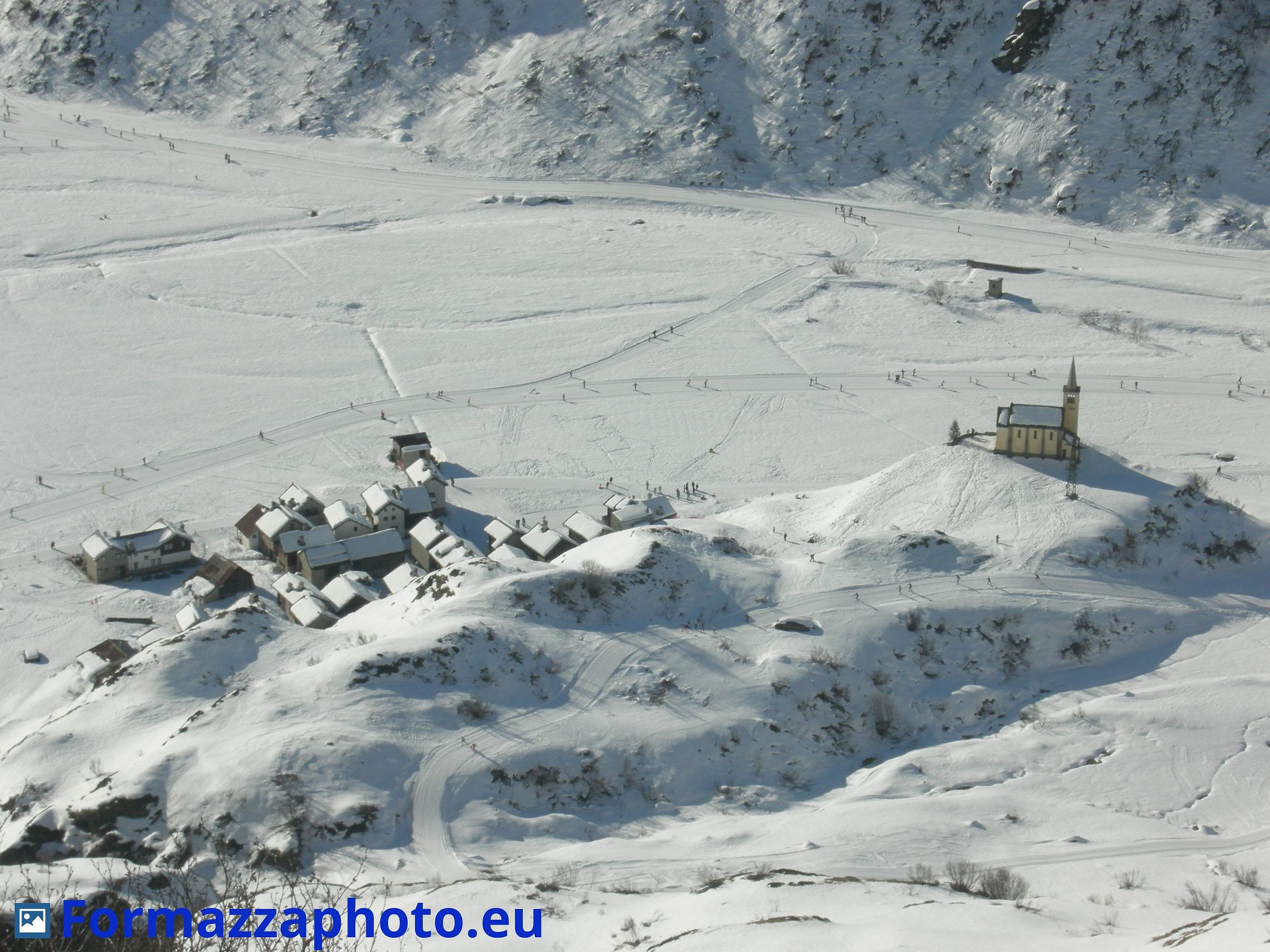 Riale plain in winter seen from above - Val Formazz