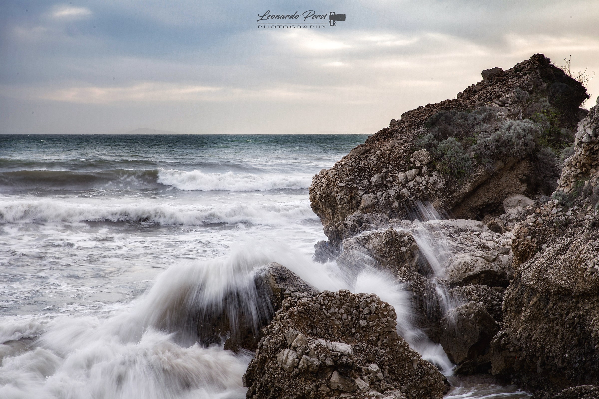 The wave arrives ...