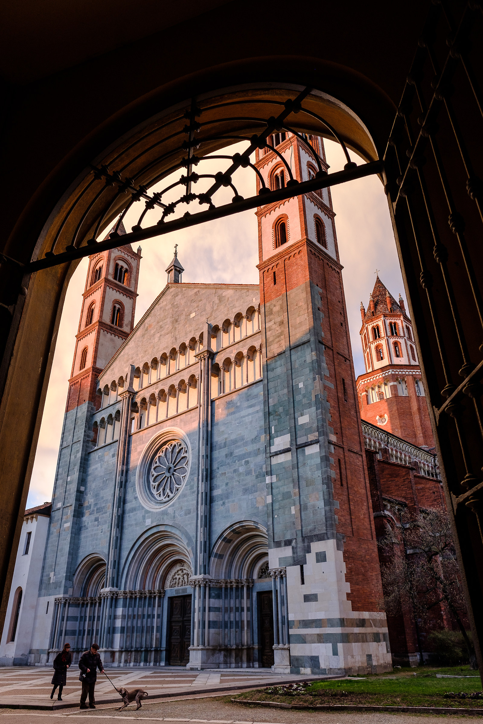 Vercelli, scorci imponenti.