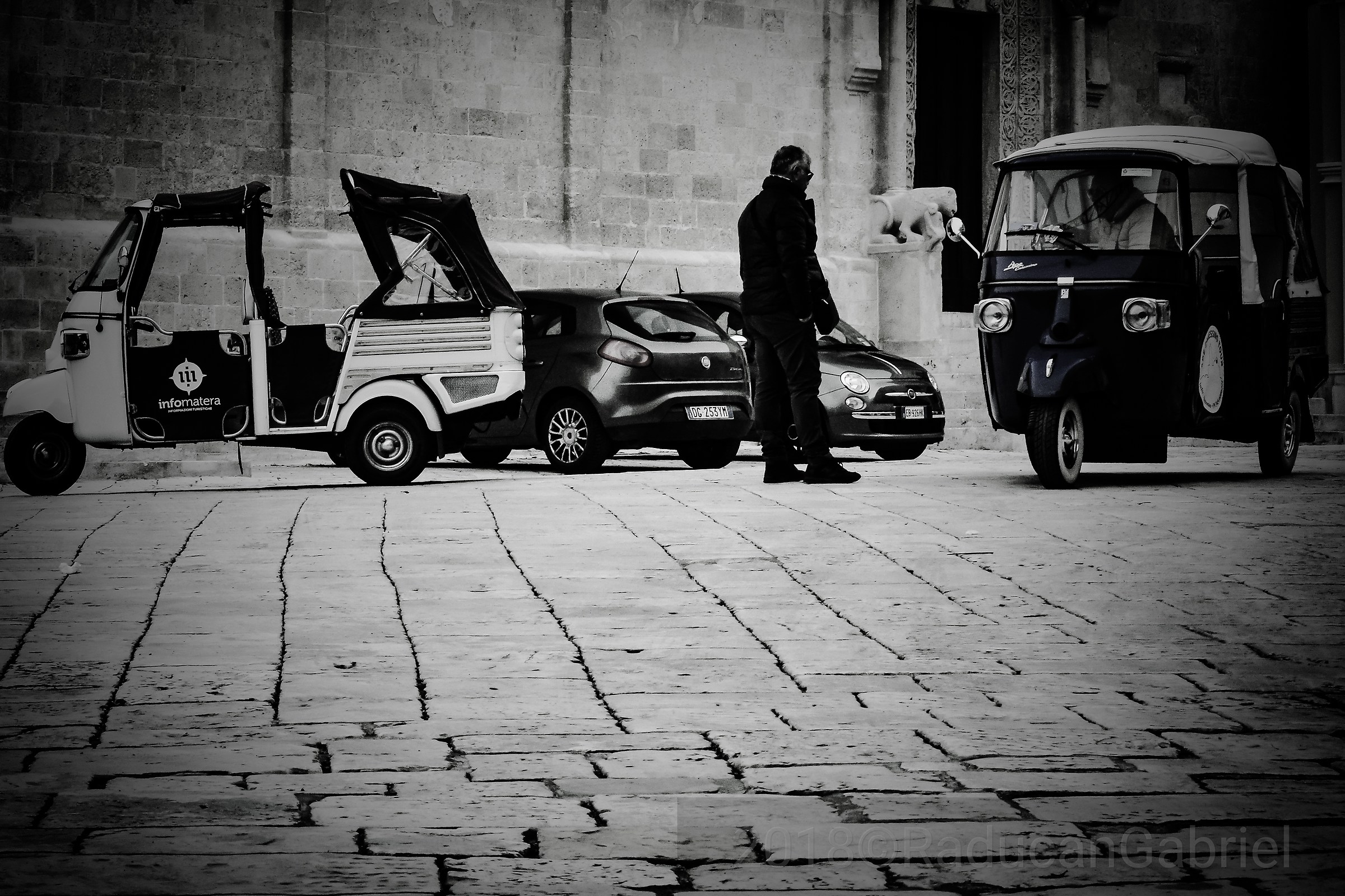 Moments in front of Catedrale ...