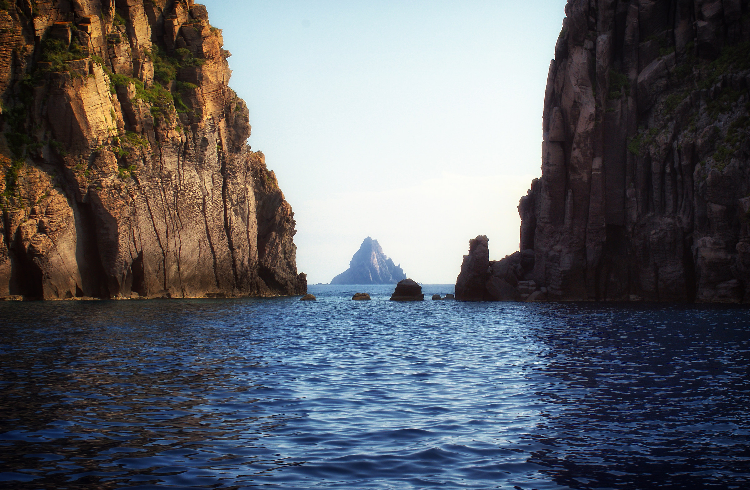 Isole Eolie, Basiluzzo, di fronte a Panarea