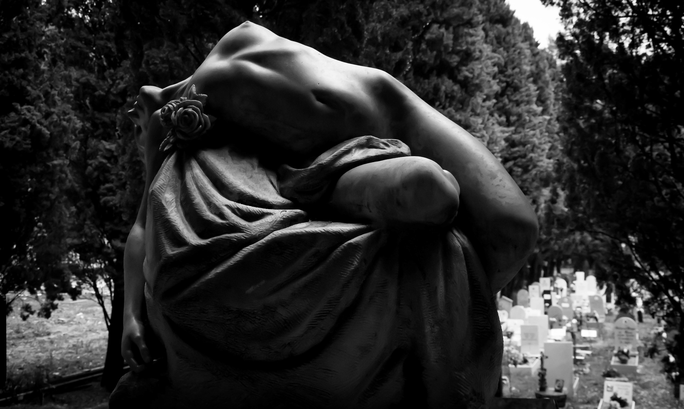 Eros and Thanatos, Staglieno, Genoa