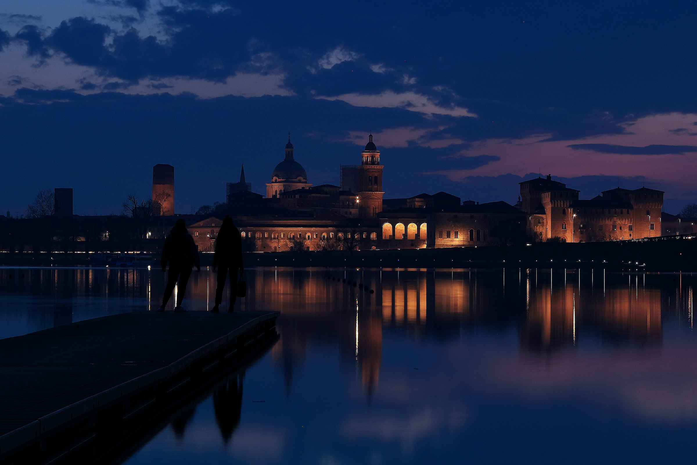 the girls admire the great beauty