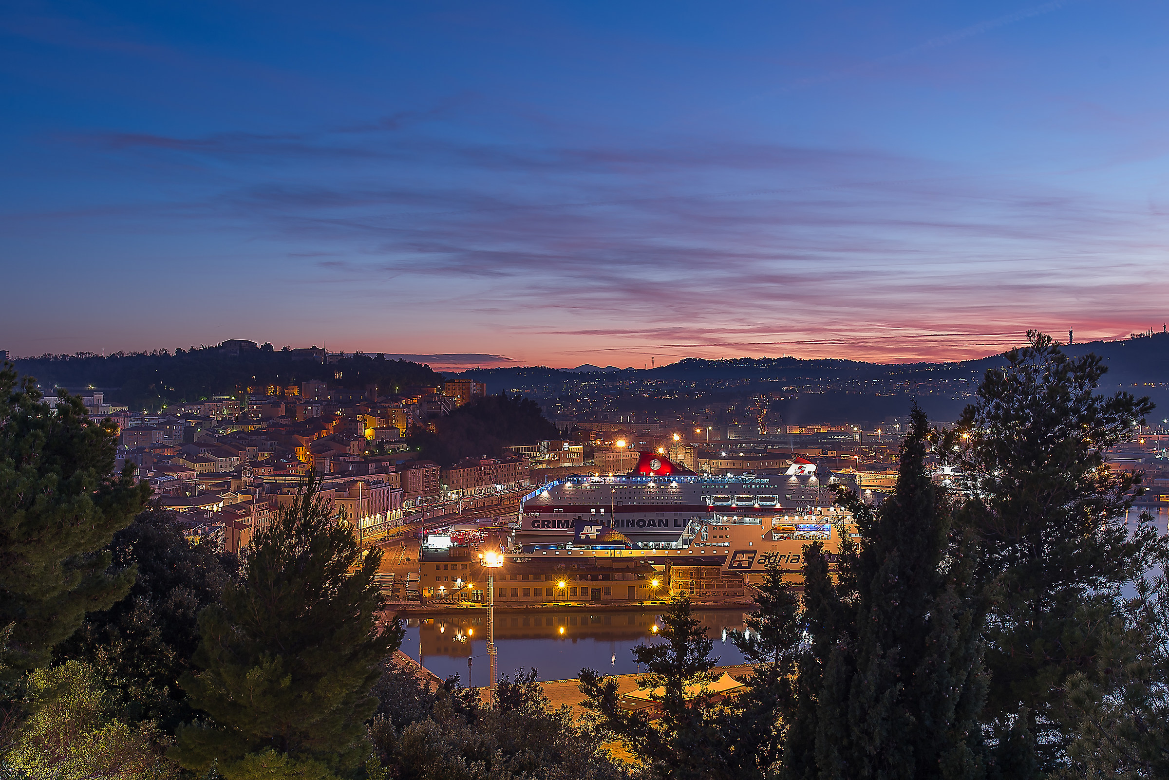Dal Duomo di Ancona, scorcio sul porto