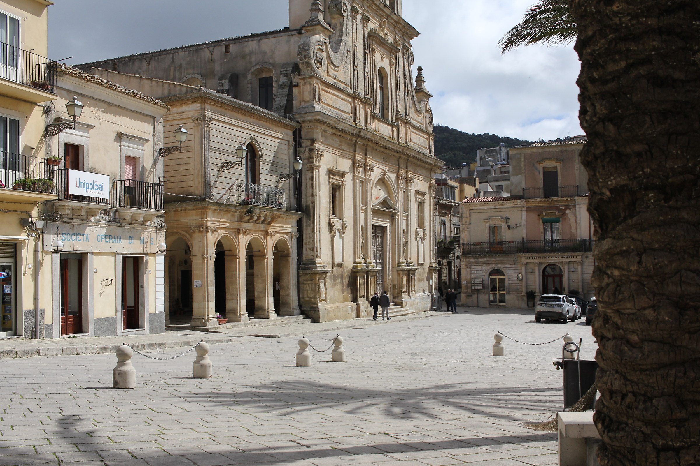 Scorci chiaramontani