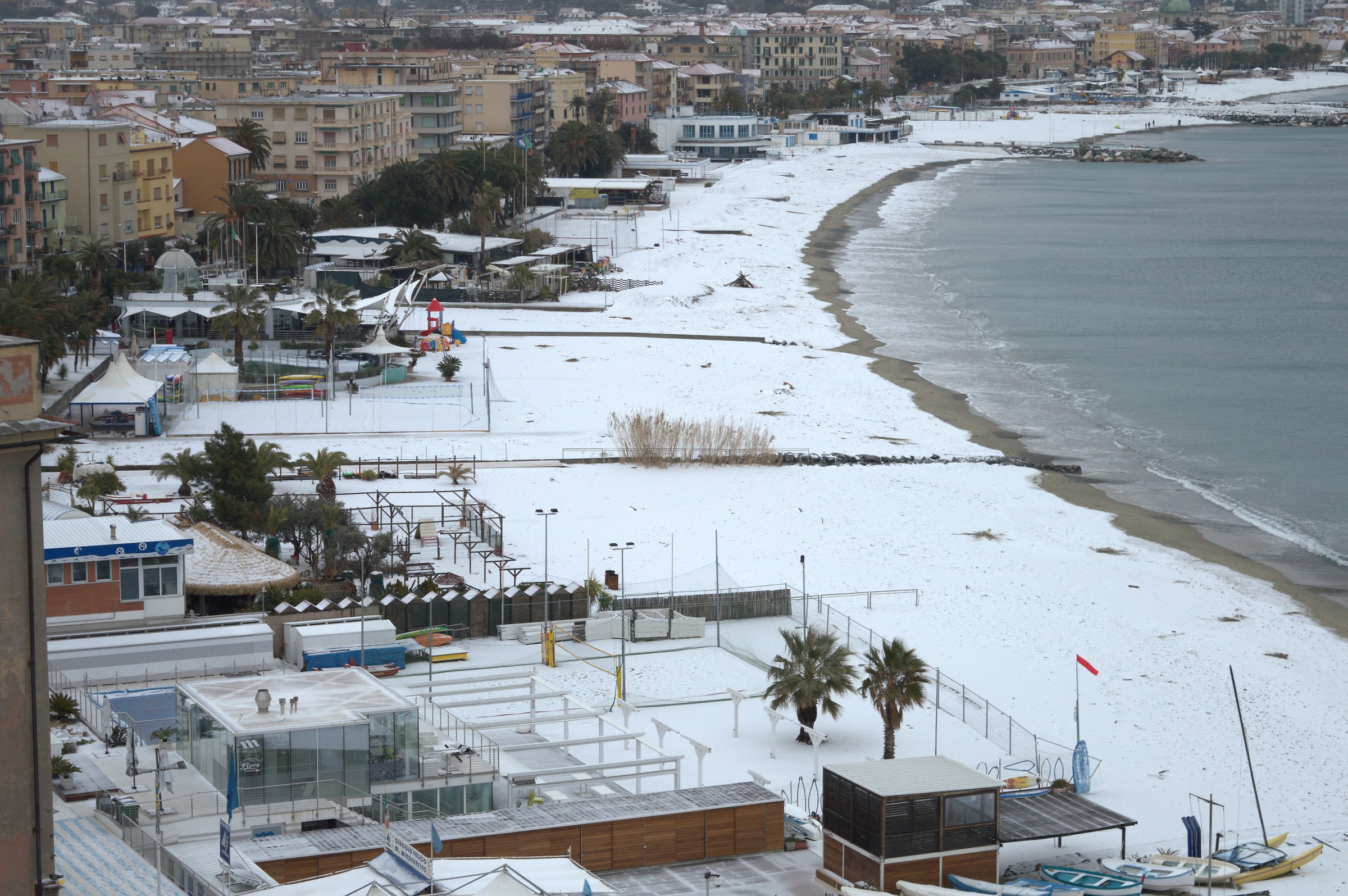 Mare e neve si confrontano
