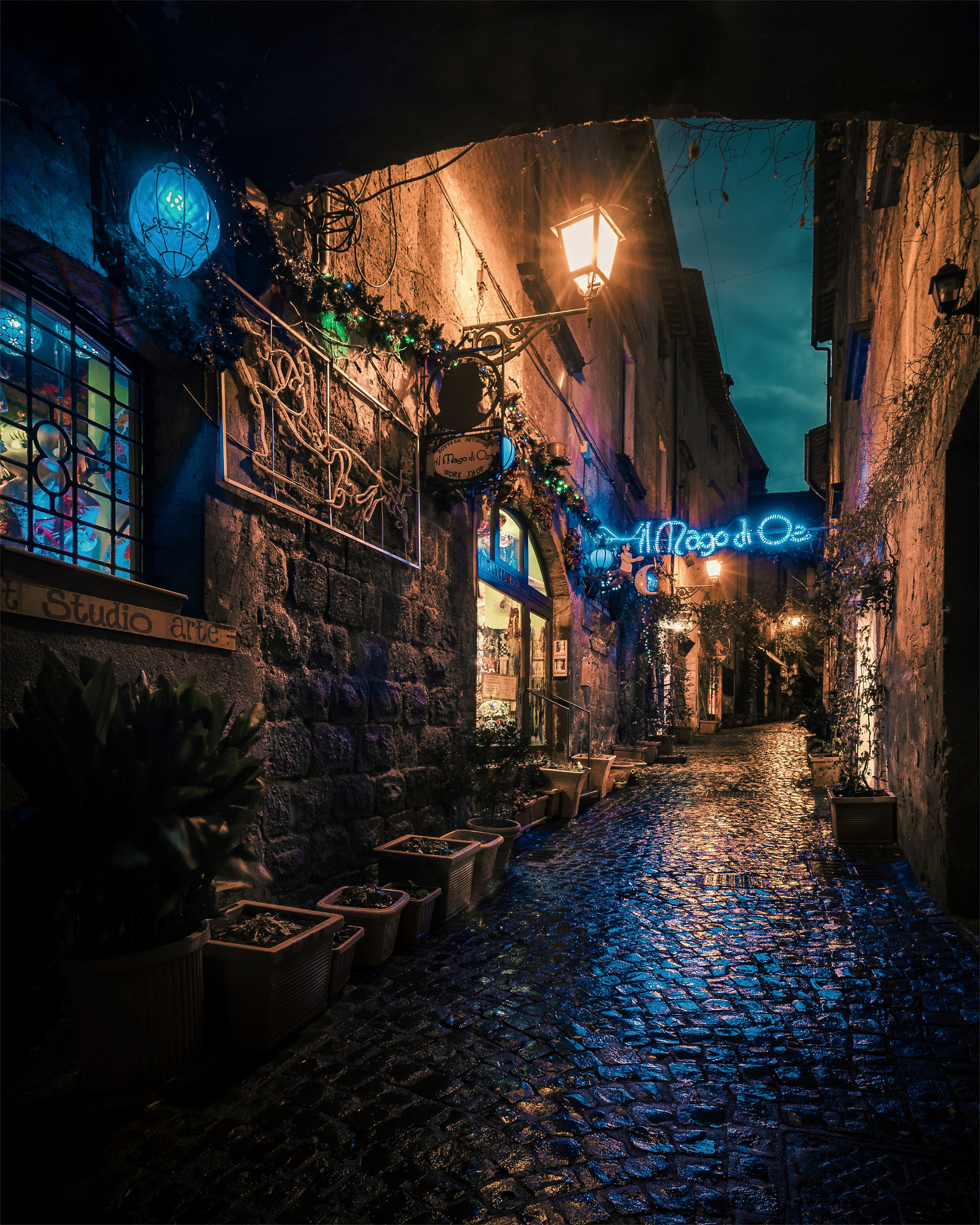 Luci, pioggia e vicoli