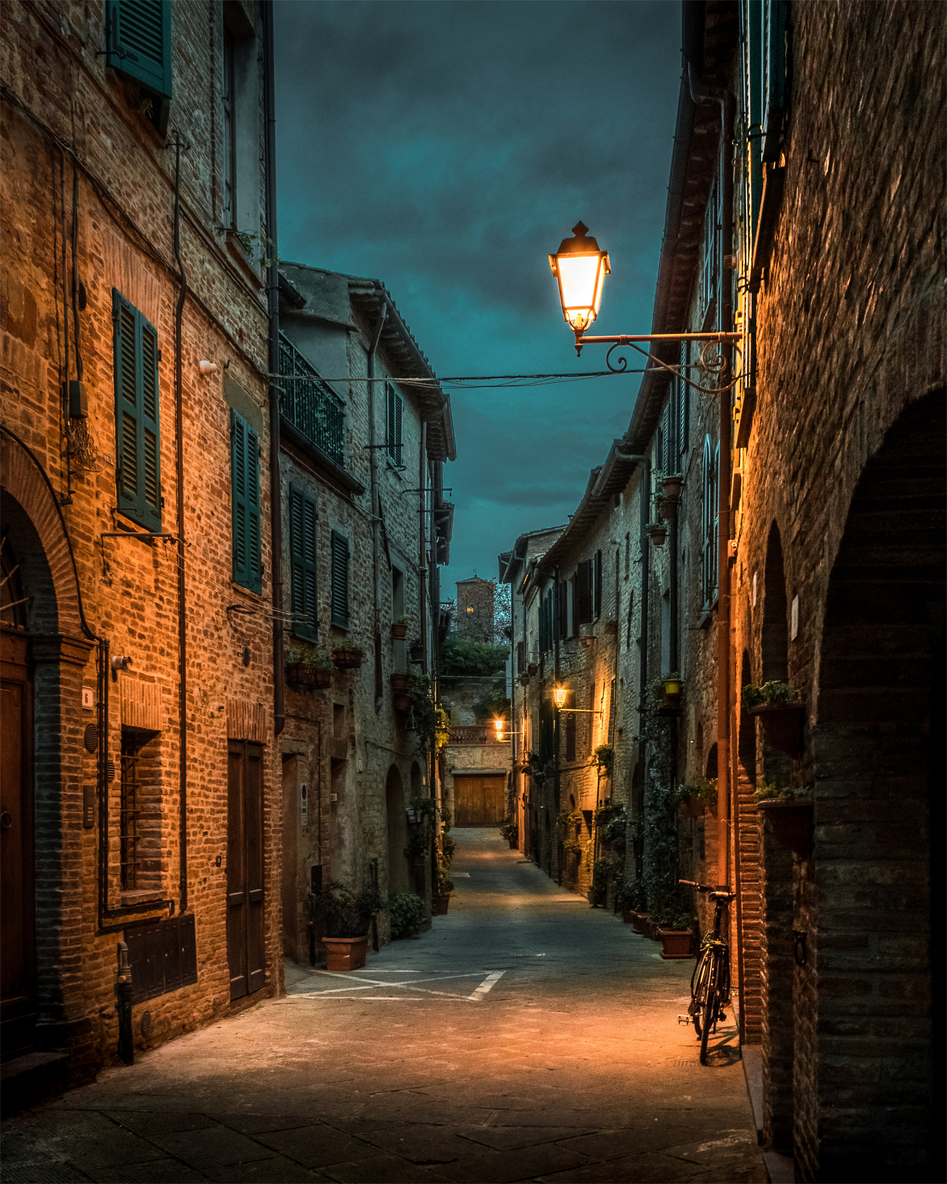 Vicoli umbri al calar del sole