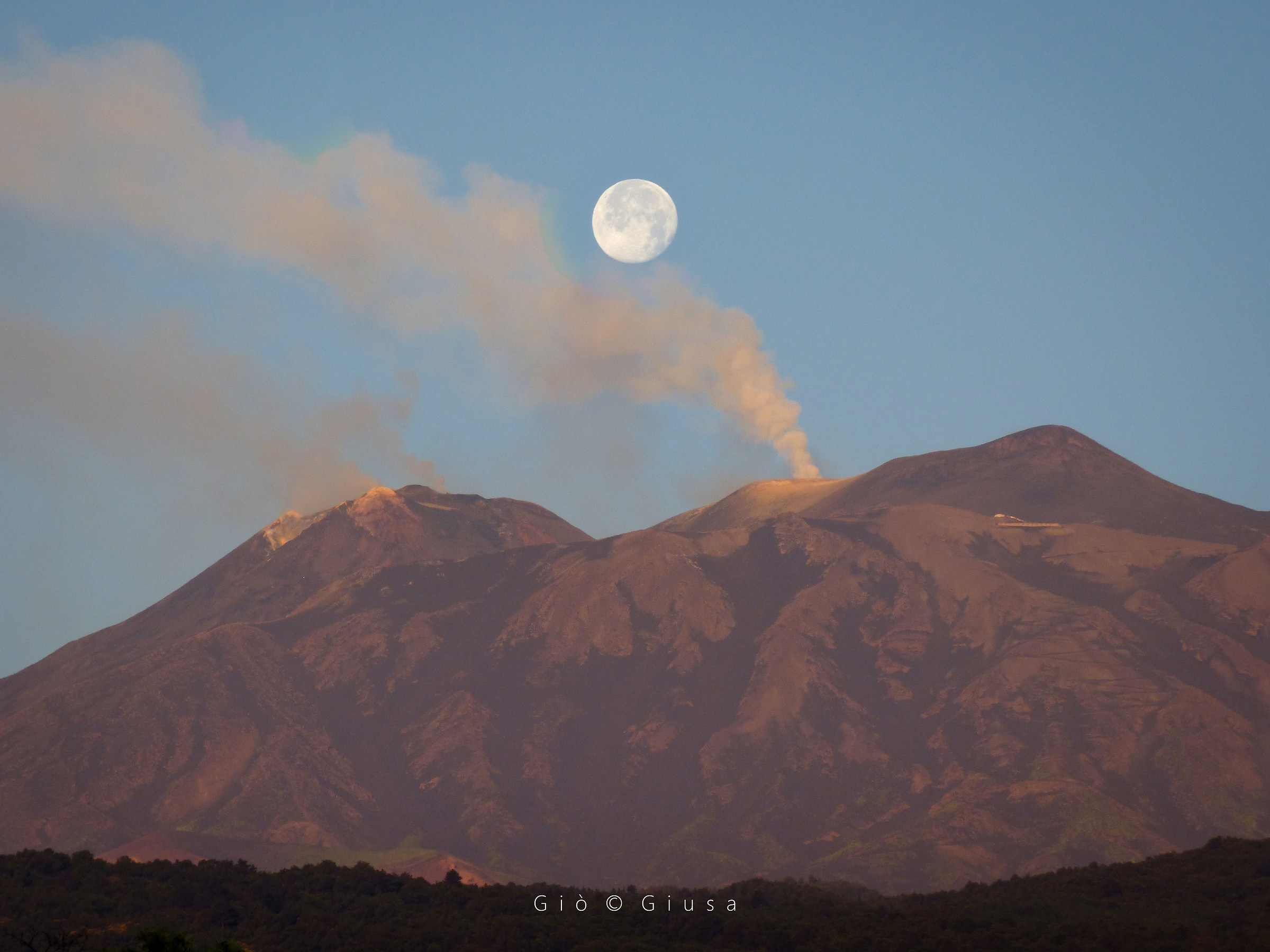 Etna and his Moon