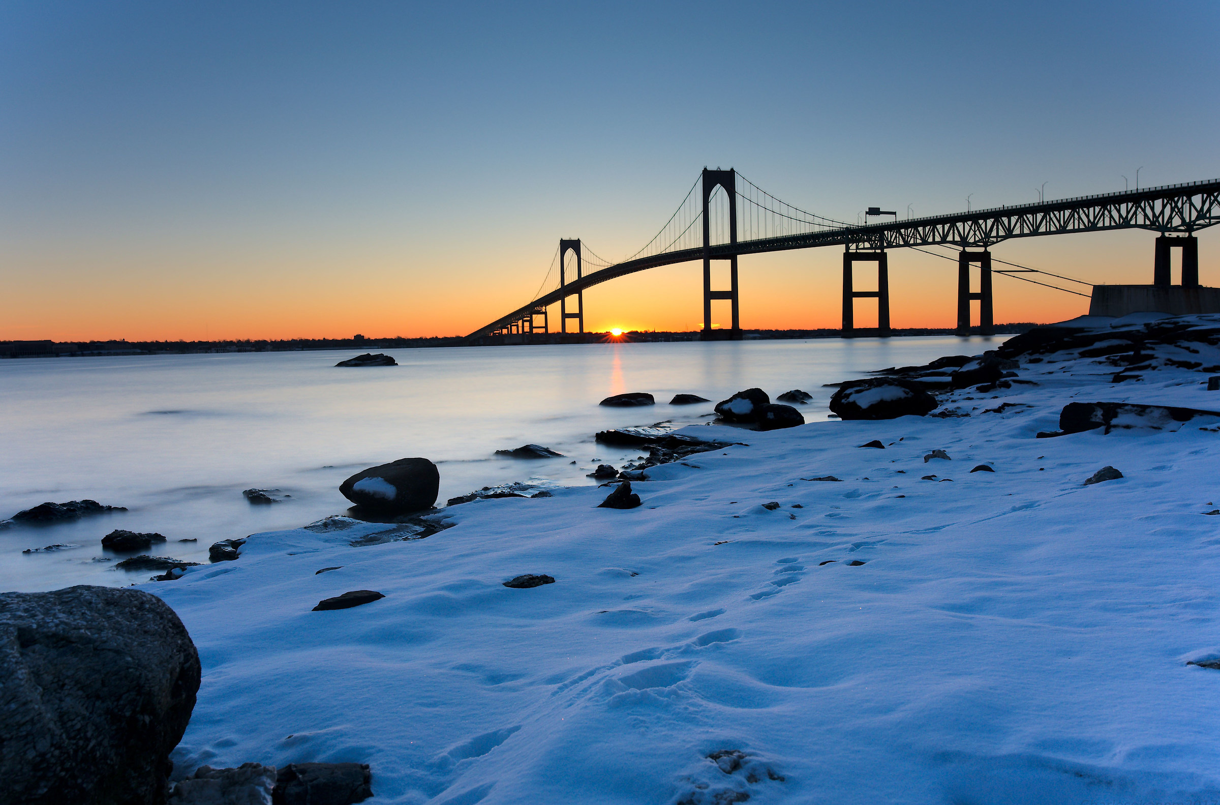 Sunrise Jamestown bridge