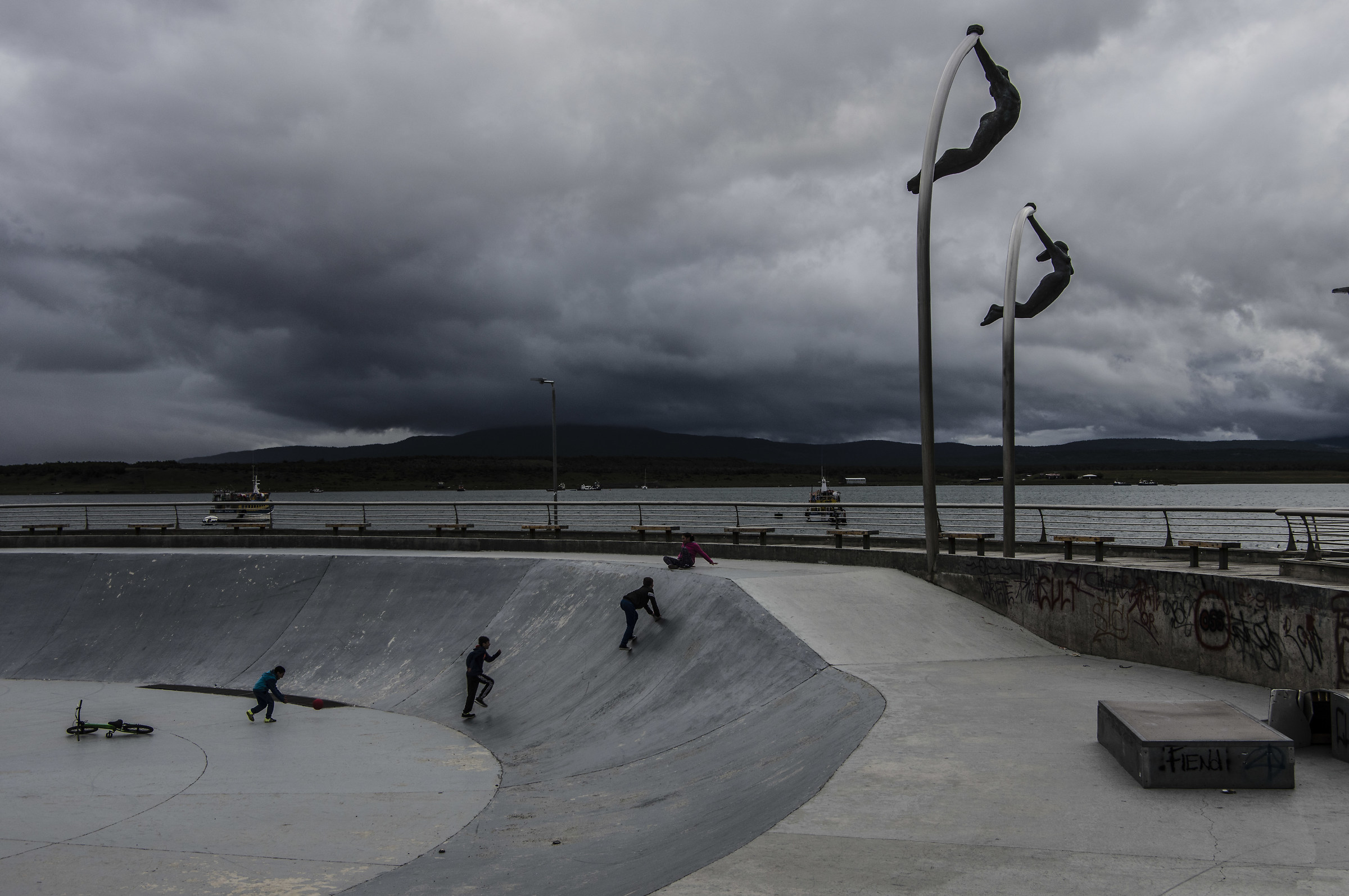 piazza del vento Puerto Natales