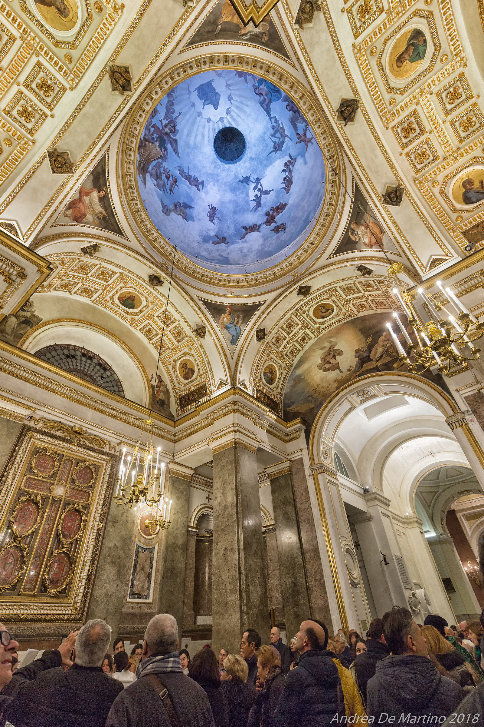 Tutti col naso all'insù