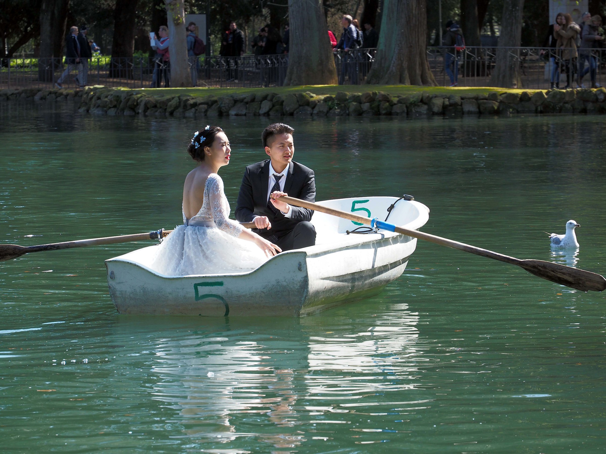 Spouses at the bourgeois villa