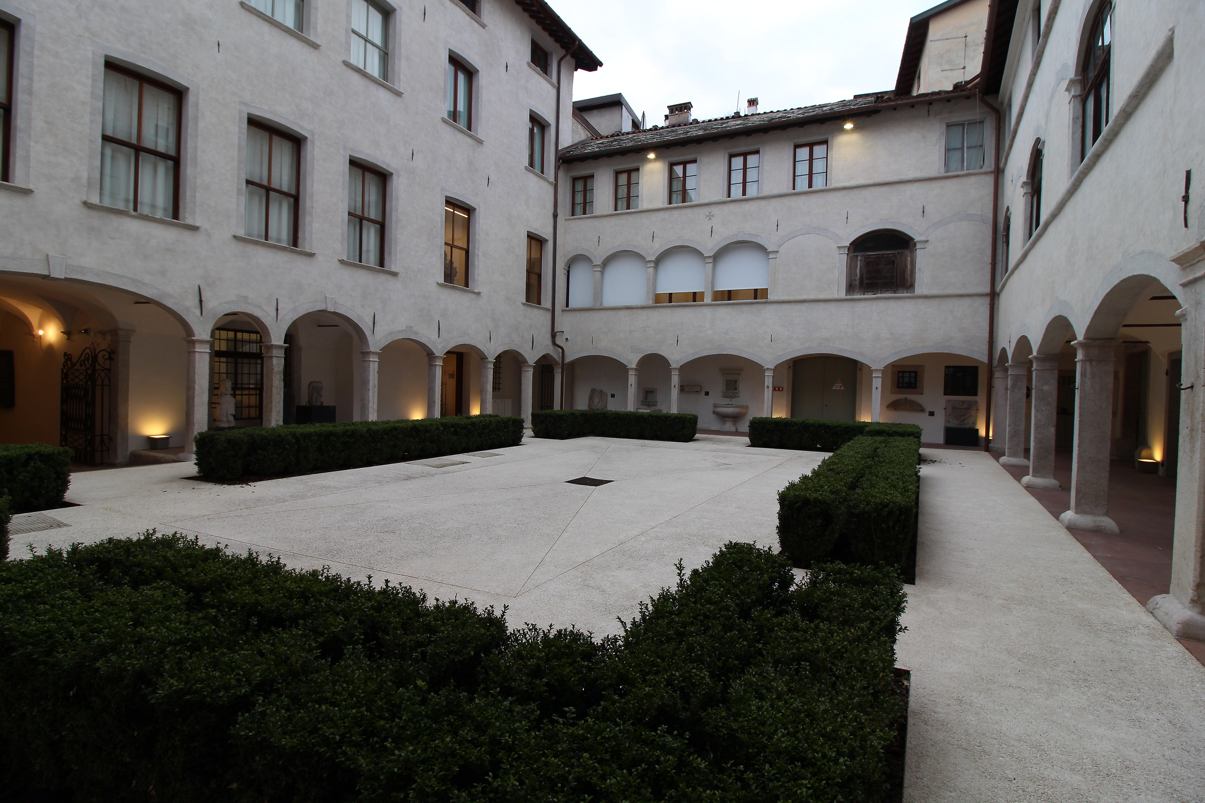 Chiostro di Palazzo Fulcis