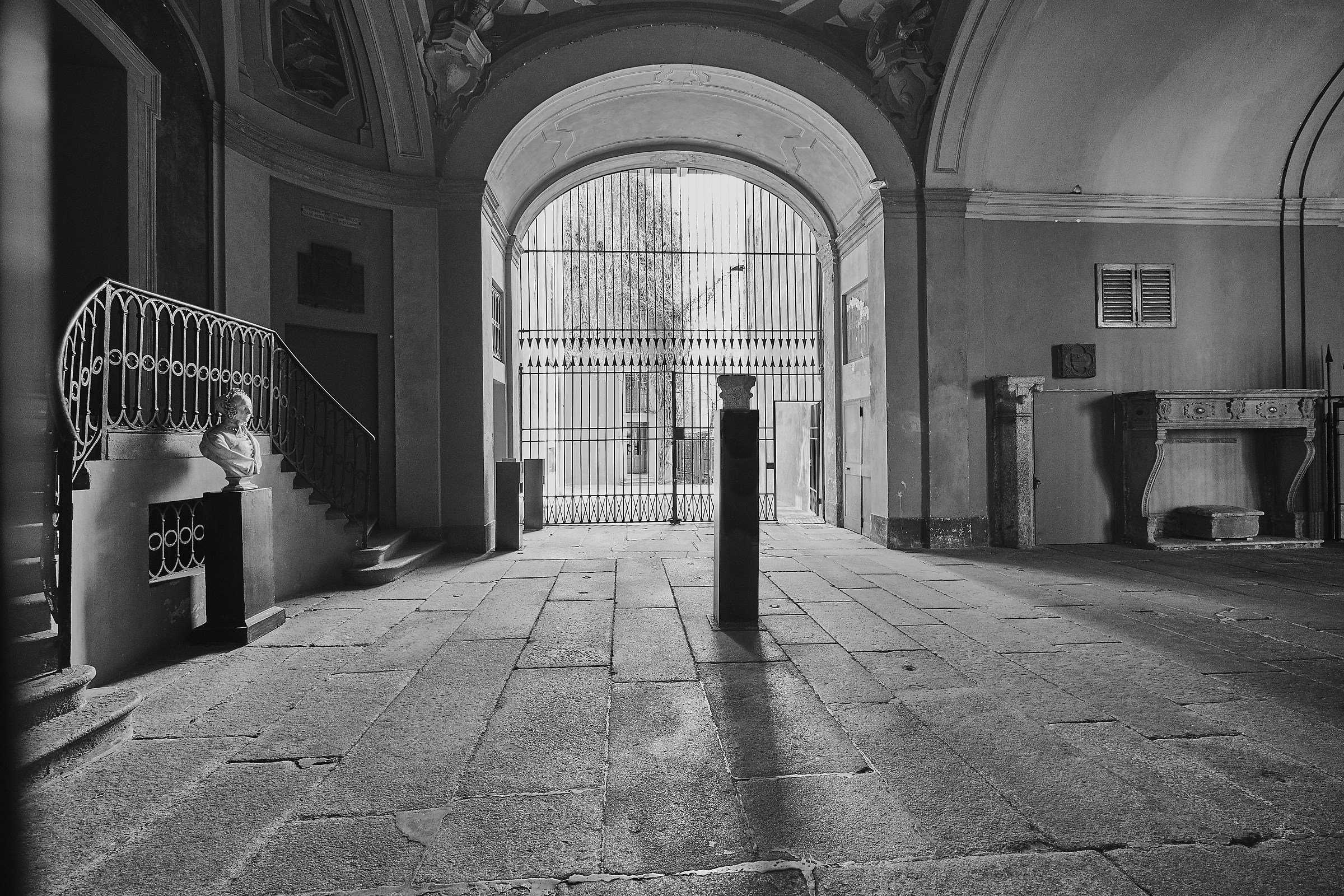 Entrance to ... service